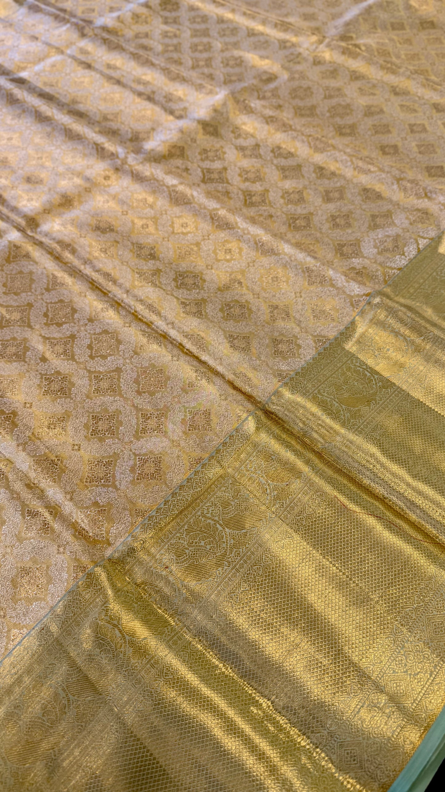GOLDEN MINT HANDLOOM KANICHIPURAM SILK SAREE (KSS205)