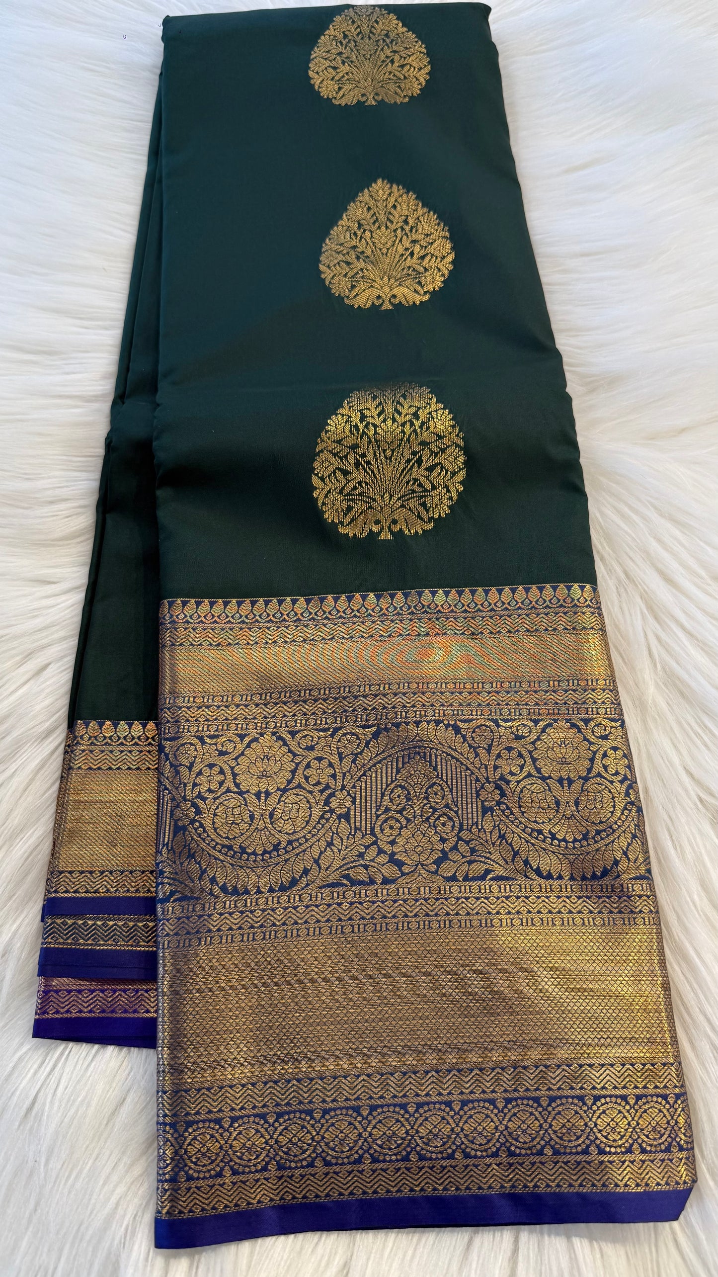 FOREST GREEN WITH CONTRAST BLUE SILK KANICHIPURAM SILK SAREE (SSKS51)