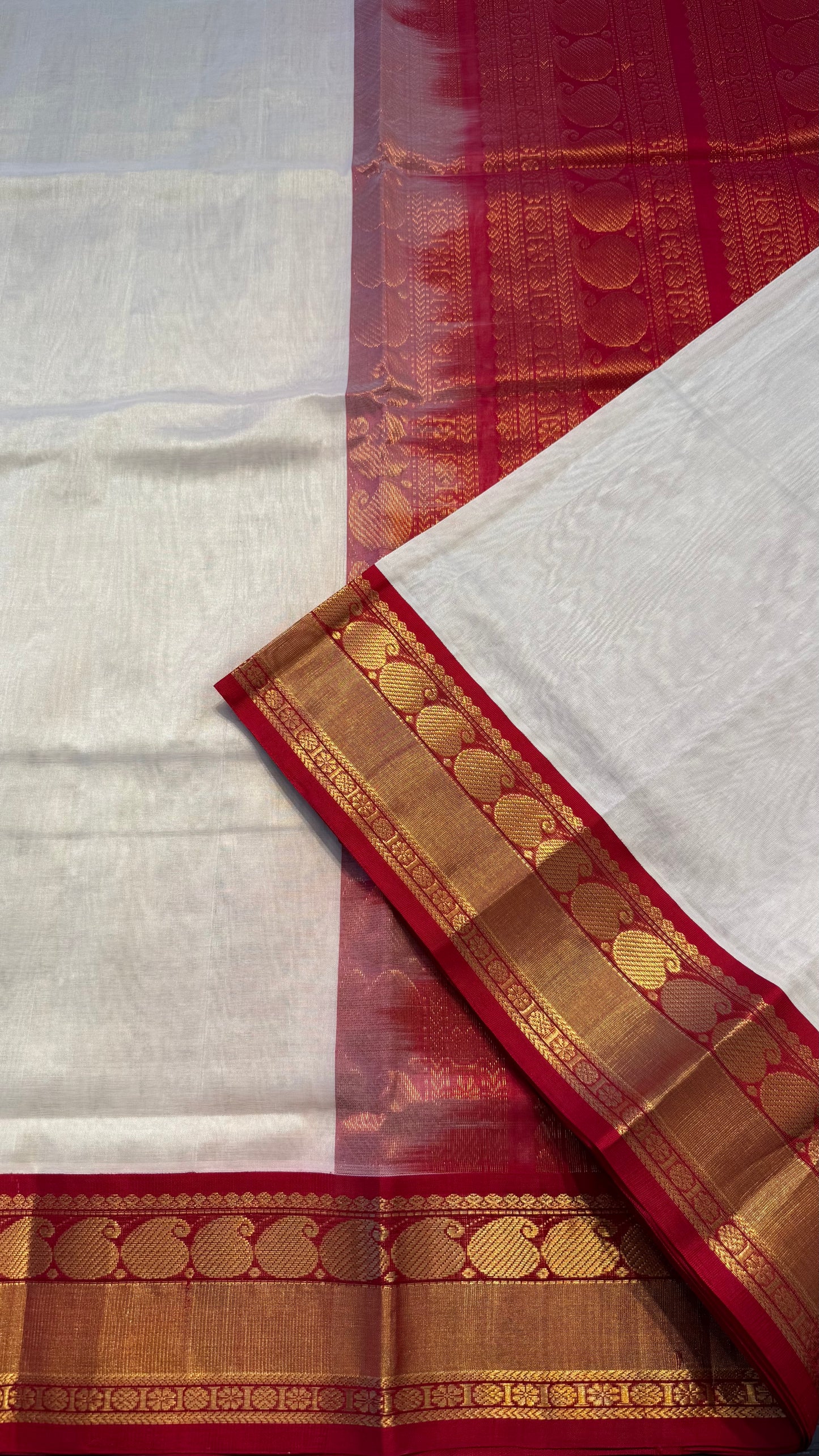 CREAM WITH RED BORDER HANDLOOM KANCHIPURAM SILK COTTON (KSC93)