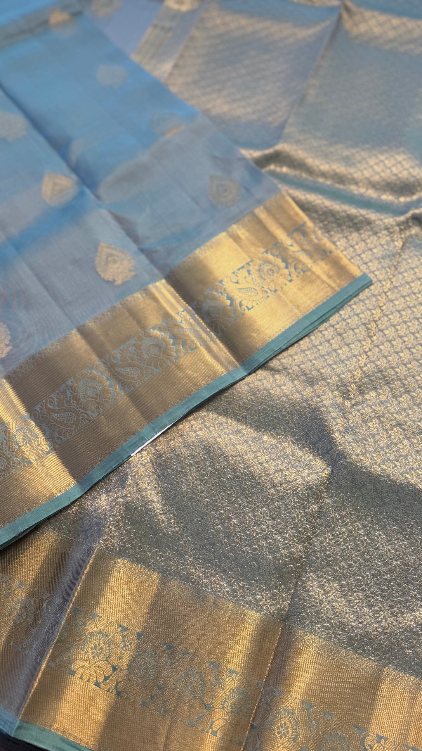 DUAL TONE PASTEL BLUE GOLD ZARI HANDLOOM KANICHIPURAM SILK SAREE (KSS234)