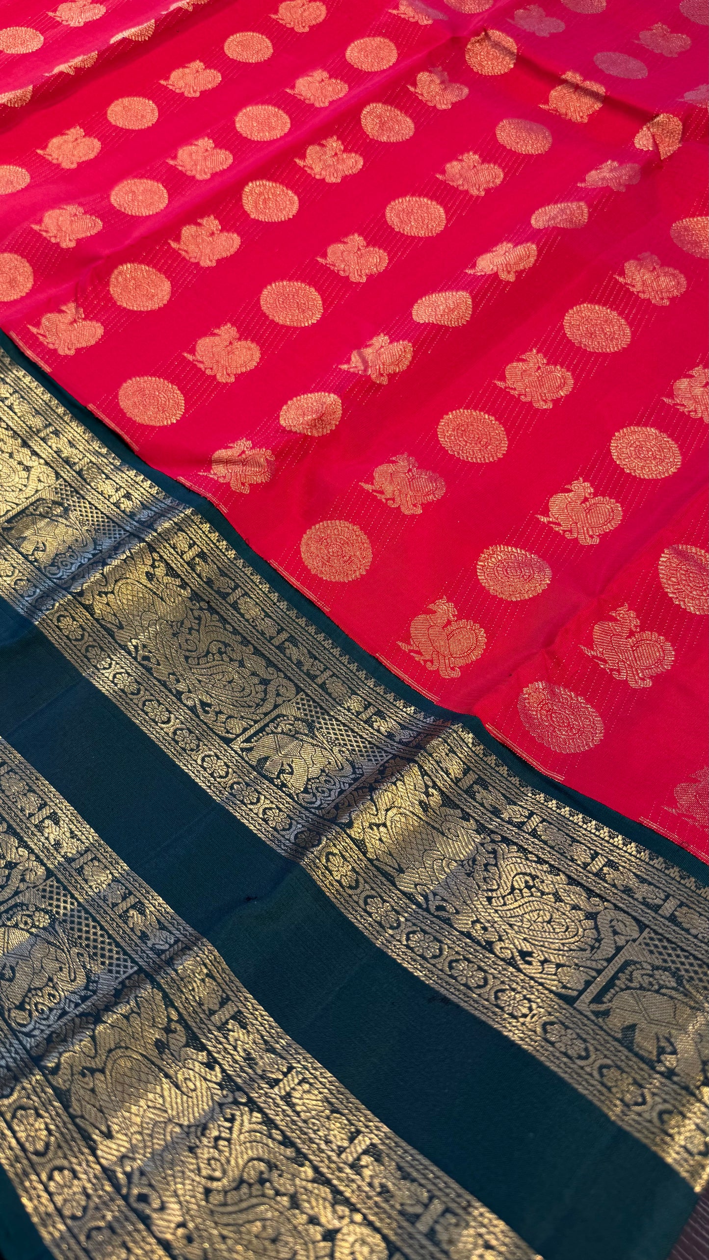 CHILLI RED CONTRAST BOTTLE GREEN HANDLOOM KANICHIPURAM SILK SAREE (KSS100)