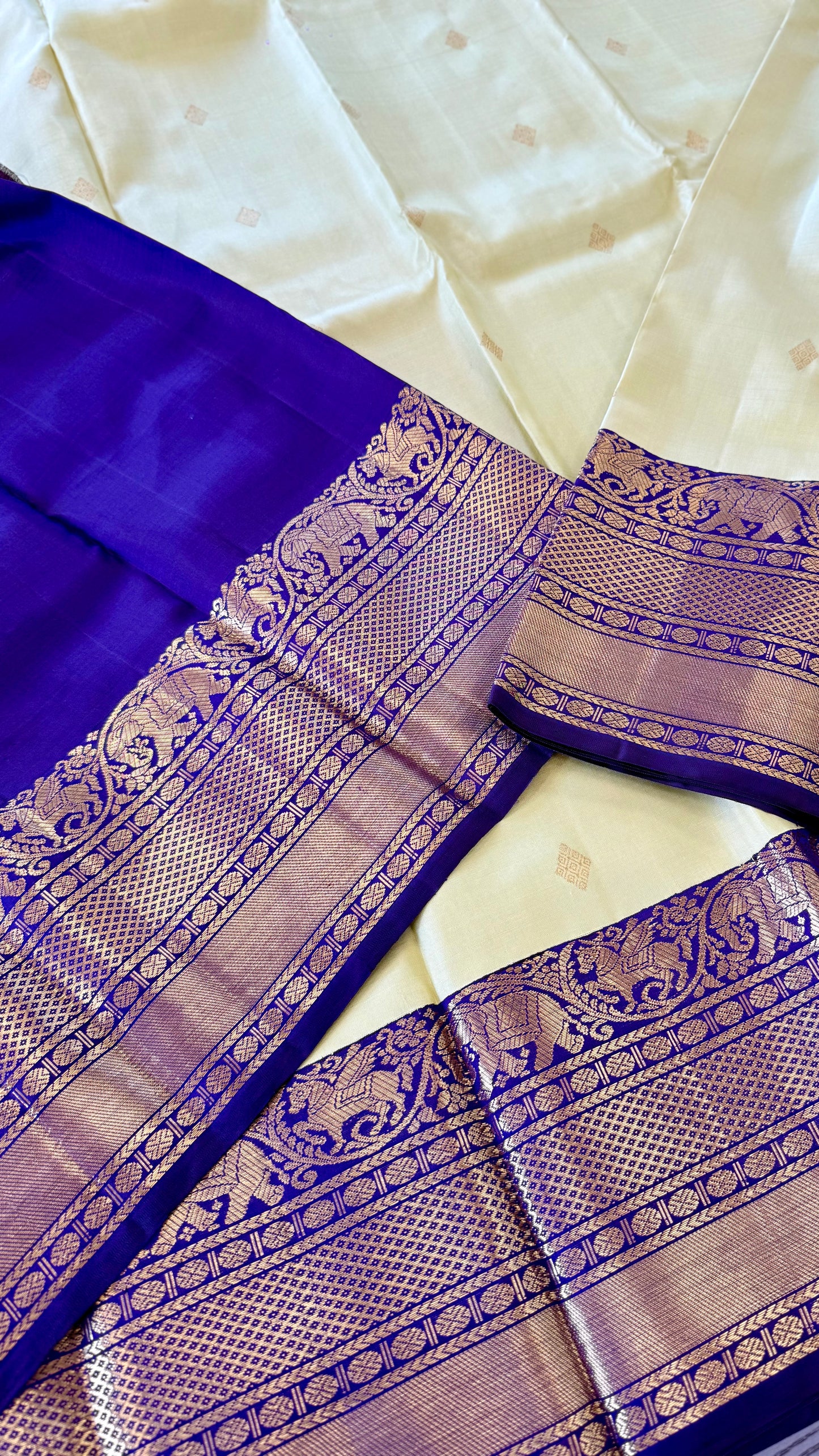 PASTEL LIME GREEN WITH CONTRAST VADAMALI PURPLE BORDER HANDLOOM KANICHIPURAM SILK SAREE (KSS142)
