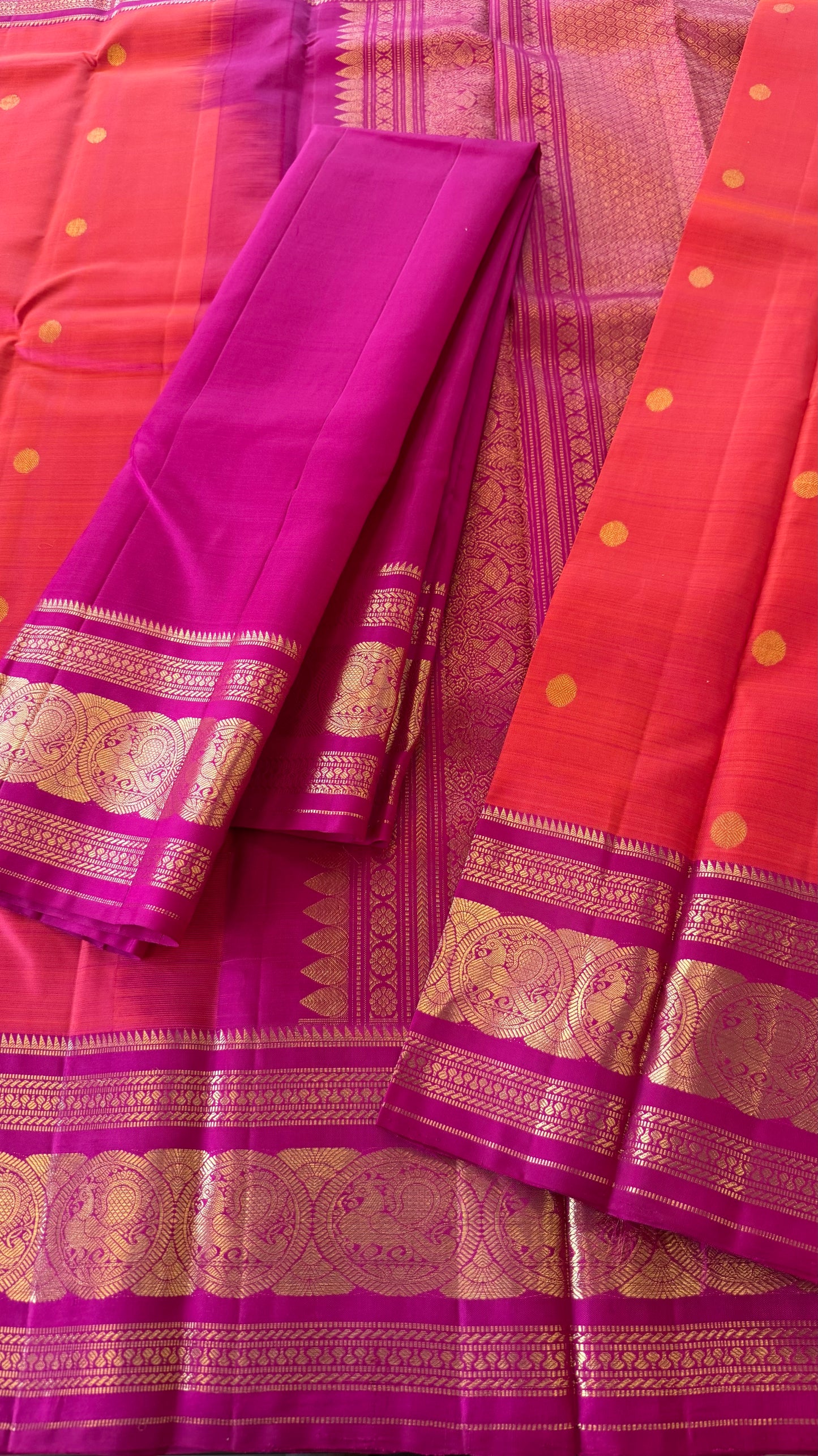 KANAKAMBARAM ORANGE WITH CONTRAST DARK RANI PINK GOLD ZARI HANDLOOM KANICHIPURAM SILK SAREE (KSS194)