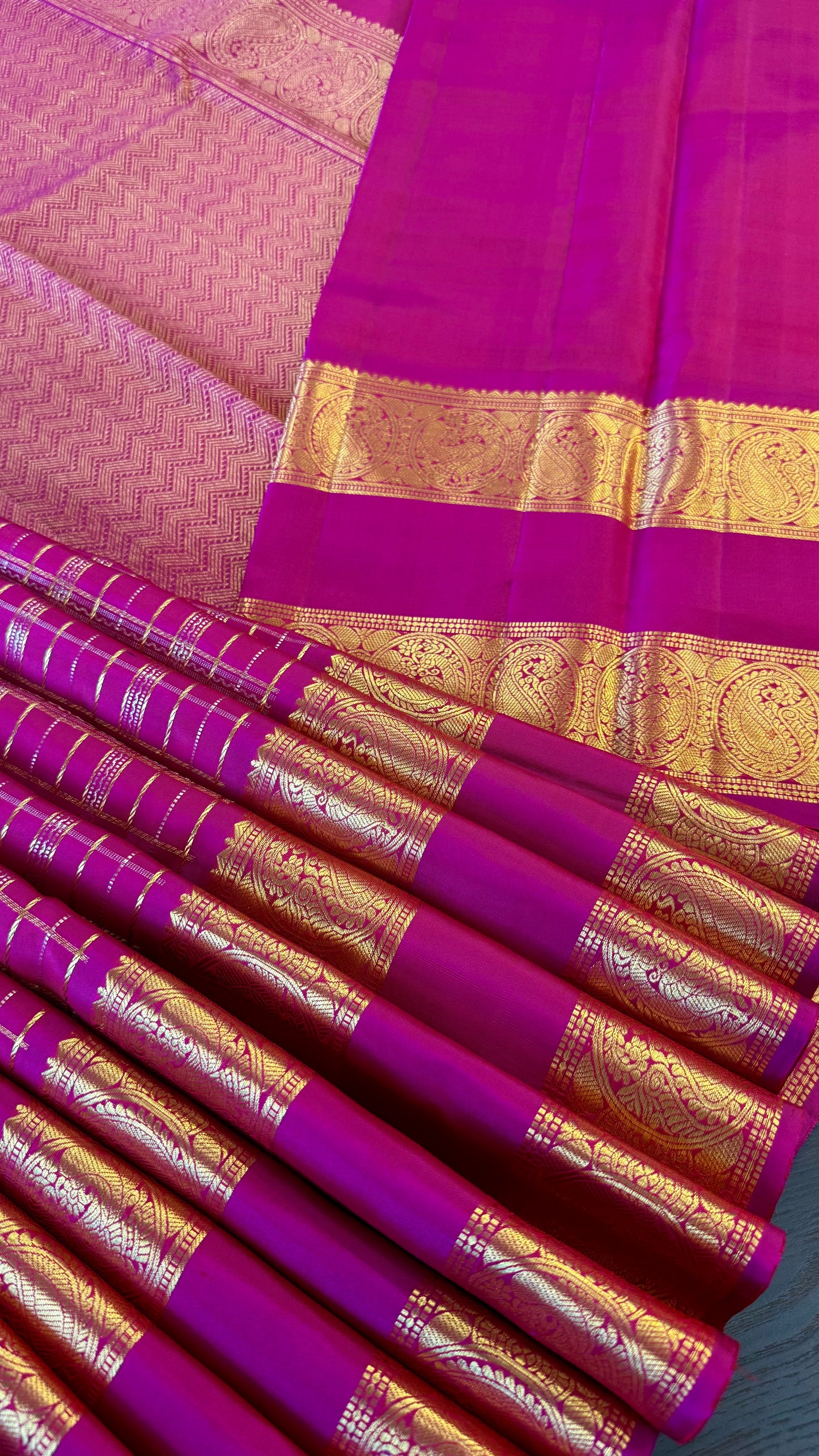 MAGENTA GOLD & SILVER ZARI KATTAM HANDLOOM KANICHIPURAM SILK SAREE (KSS34)