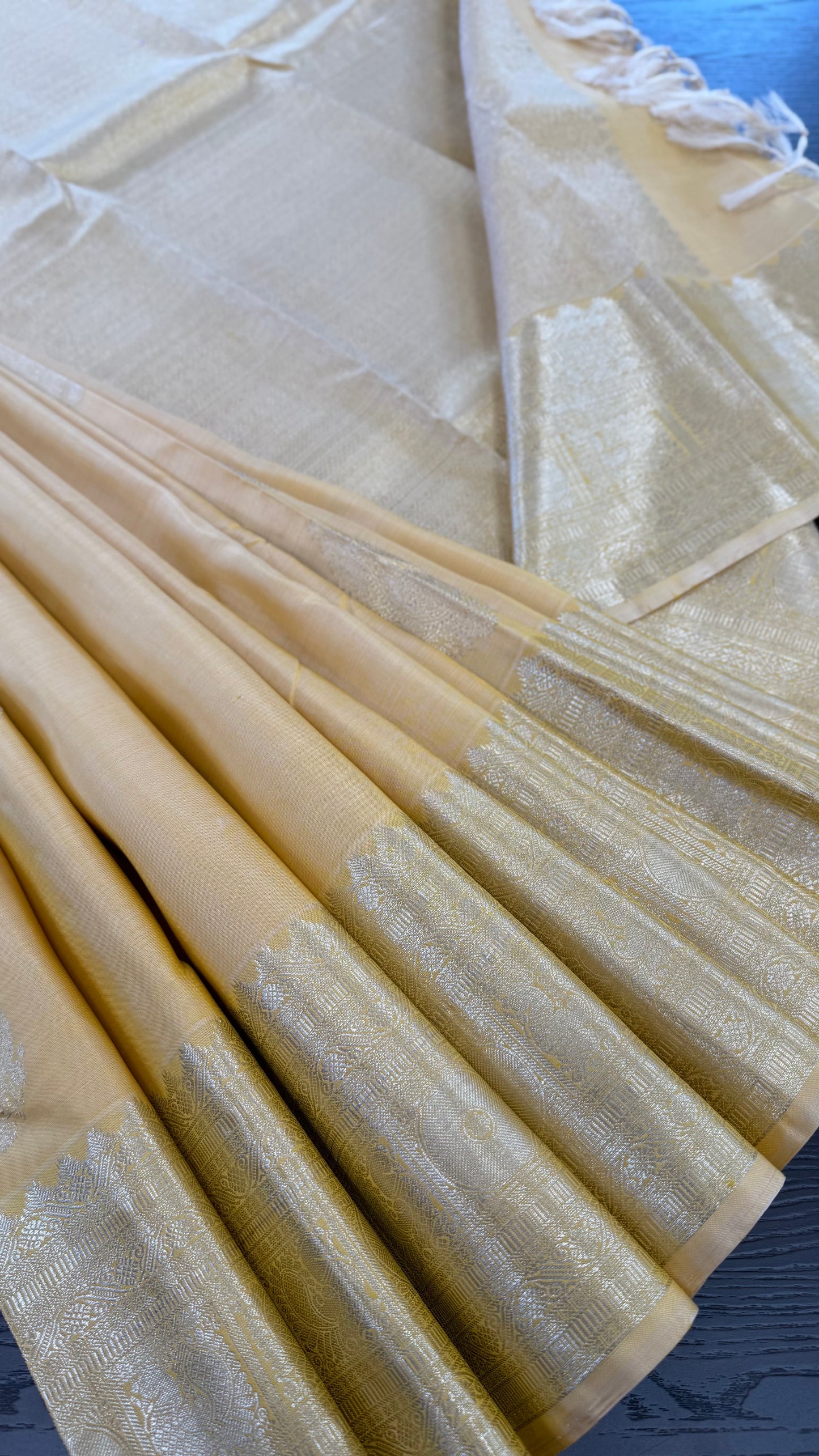 PASTEL SANDAL YELLOW SILVER ZARI HANDLOOM PURE KANICHIPURAM SILK SAREE (KSS221)