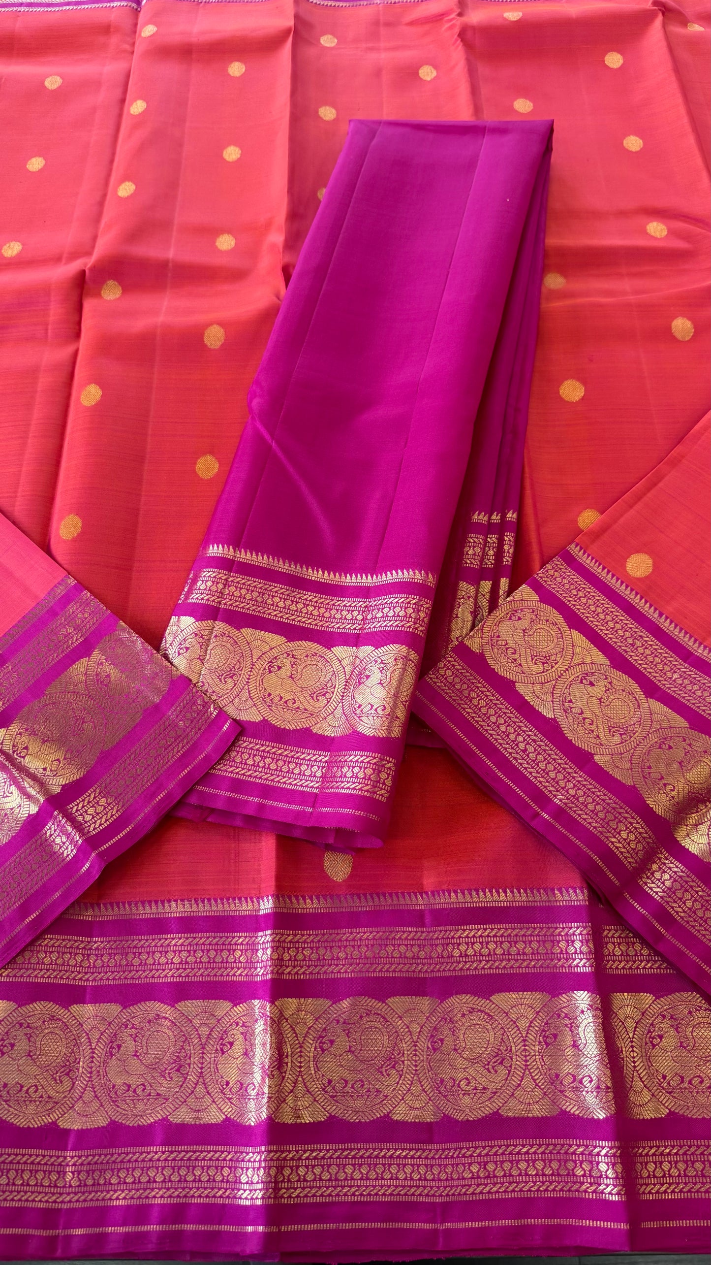 KANAKAMBARAM ORANGE WITH CONTRAST DARK RANI PINK GOLD ZARI HANDLOOM KANICHIPURAM SILK SAREE (KSS85)