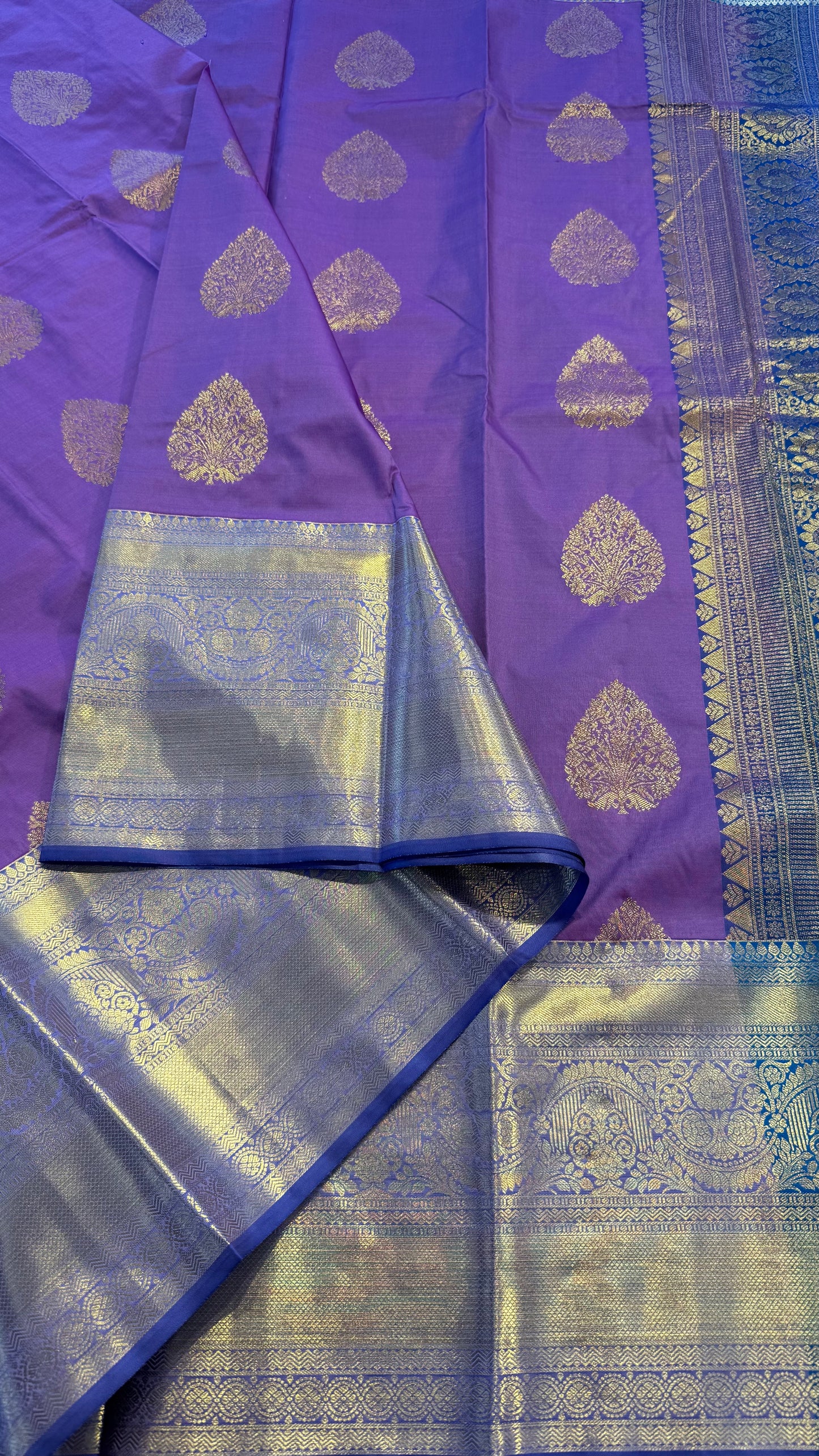 PURPLE WITH CONTRAST NAVY BLUE SEMI SILK KANICHIPURAM SILK SAREE (SSKS39)