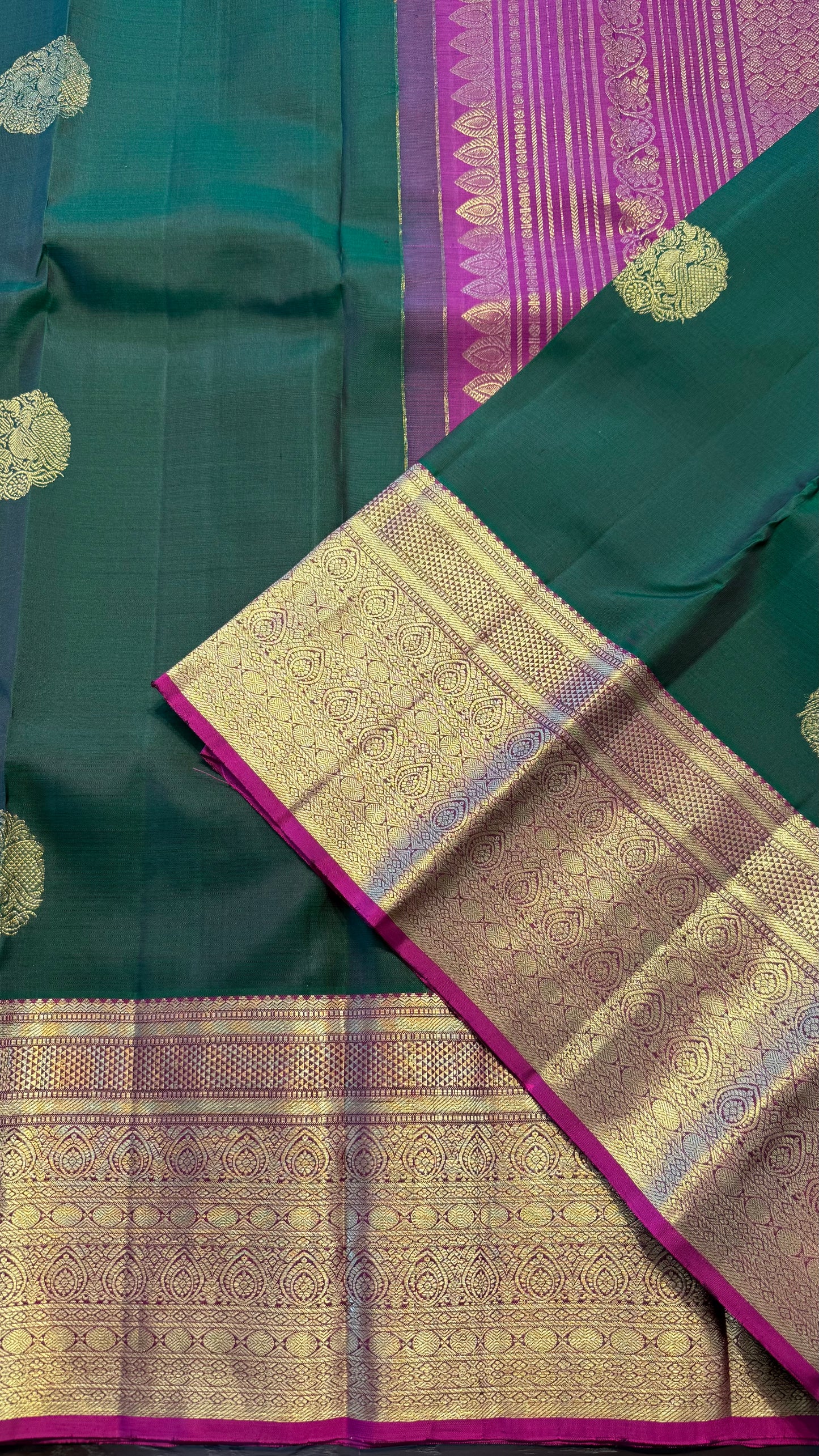 DUAL TONE GREEN WITH CONTRAST MAGENTA GOLD ZARI HANDLOOM KANCHIPURAM SILK SAREE (KSS386)