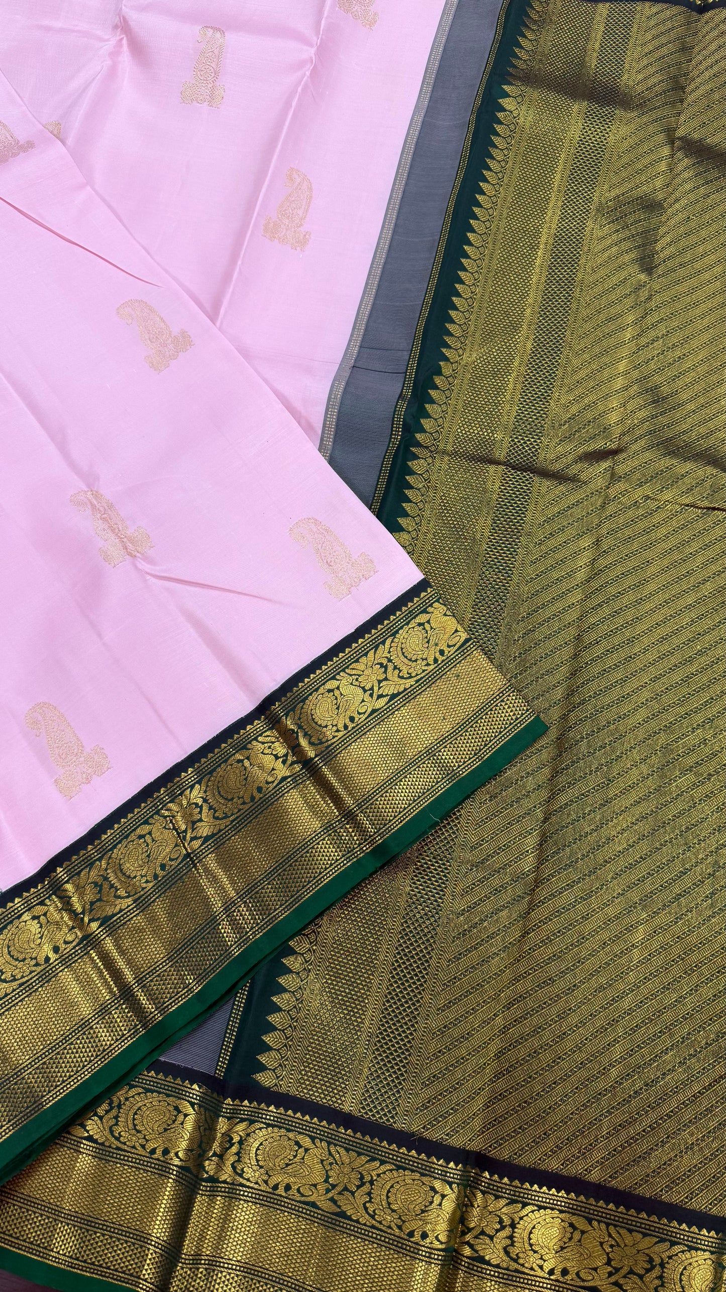 BABY PINK WITH CONTRAST BOTTLE GREEN HANDLOOM PURE KANICHIPURAM SILK SAREE (KSS43)