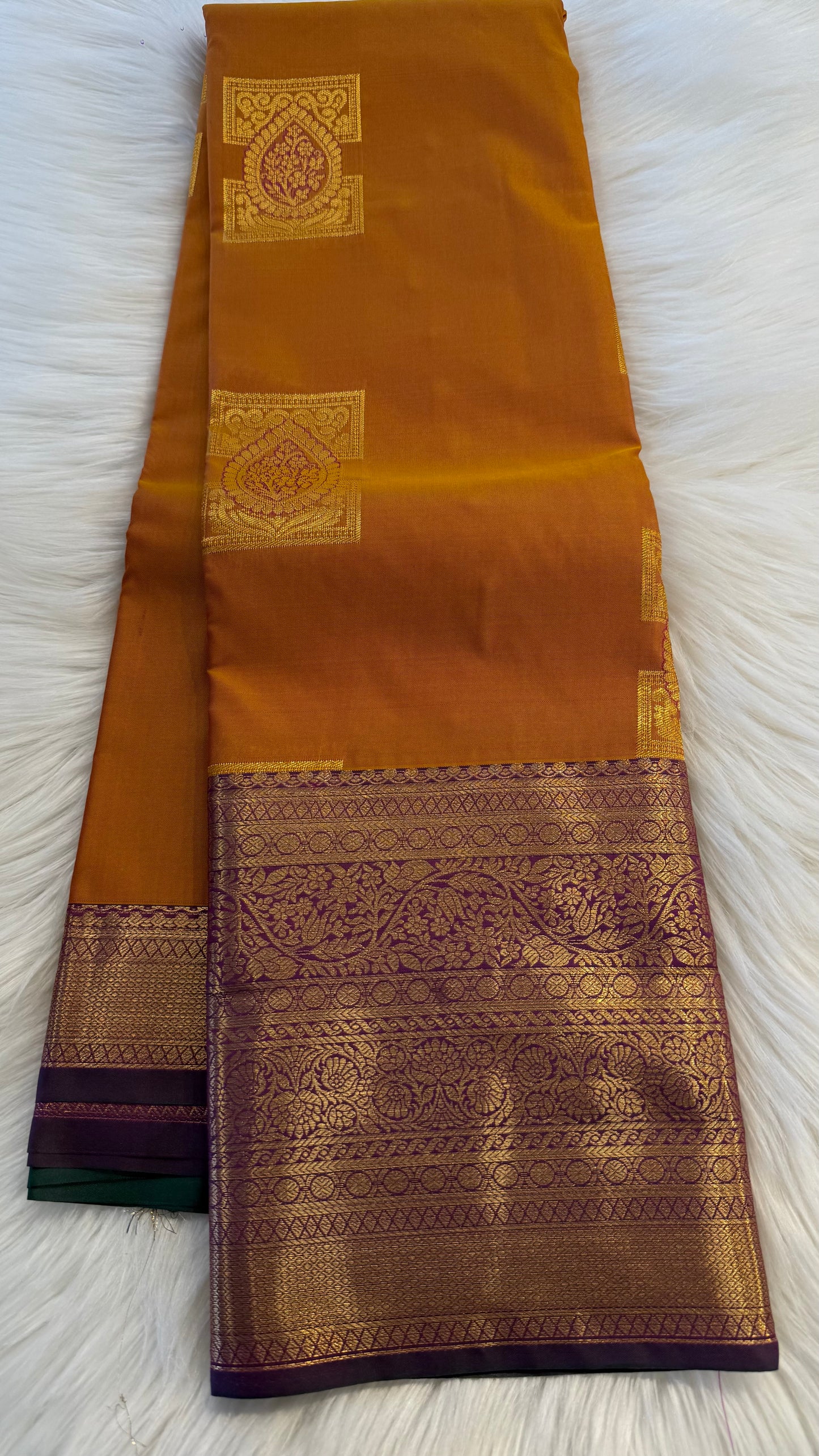 MAMBALAM WITH CONTRAST PURPLE SILK KANICHIPURAM SILK SAREE (SSKS45)