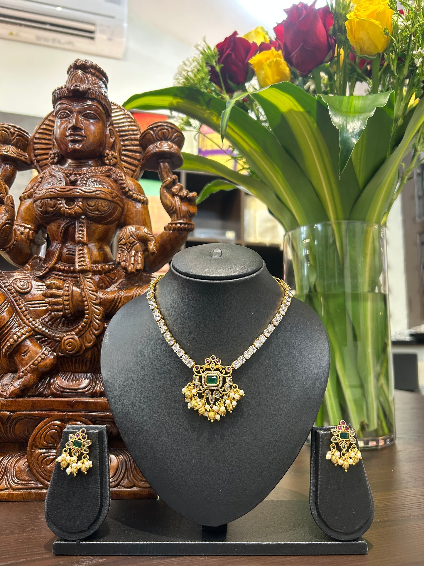 Devina Short Necklace Jewellery Set