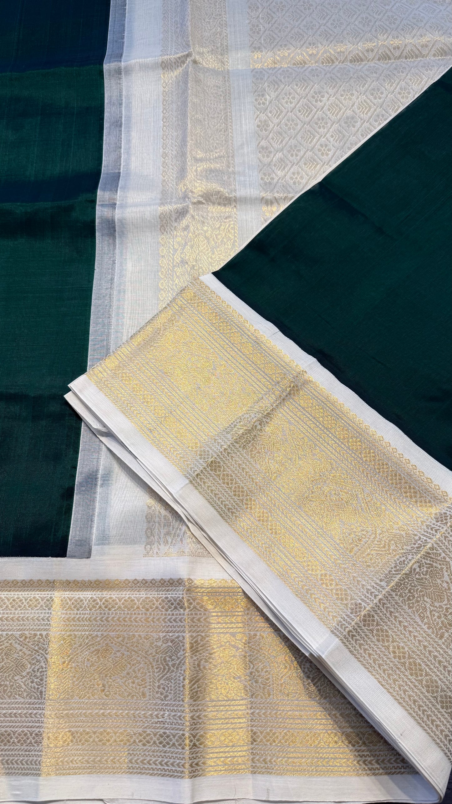 DARK GREEN WITH OFF WHITE HANDLOOM KANCHIPURAM SILK COTTON (KSC134)