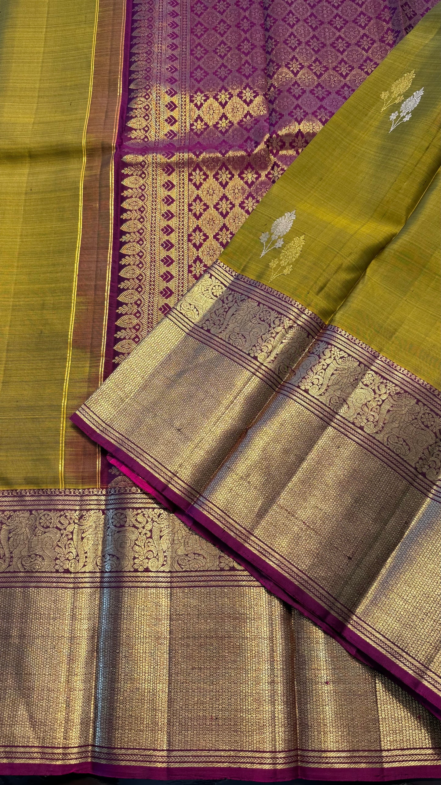 OLIVE GREEN WITH CONTRAST PURPLE GOLD ZARI HANDLOOM KANCHIPURAM SILK SAREE (KSS411)