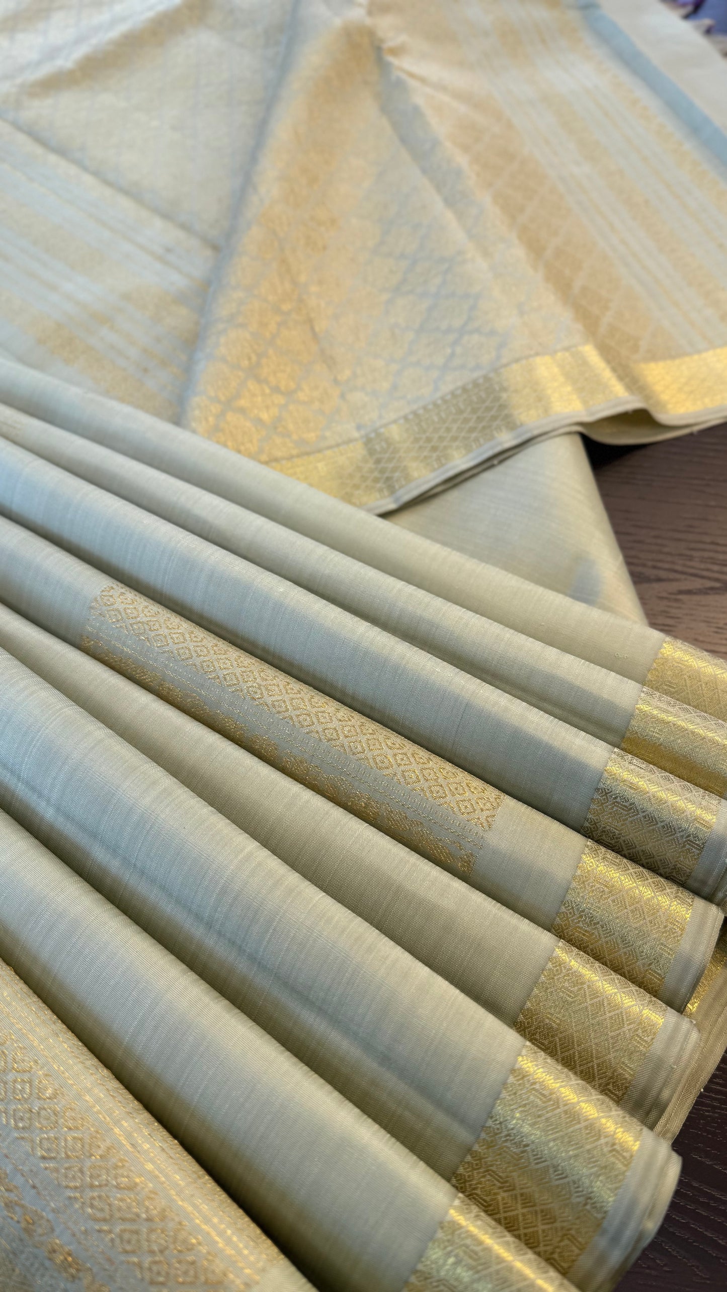 PASTEL PISTA GREEN SMALL BORDER HANDLOOM KANICHIPURAM SILK SAREE (KSS88)