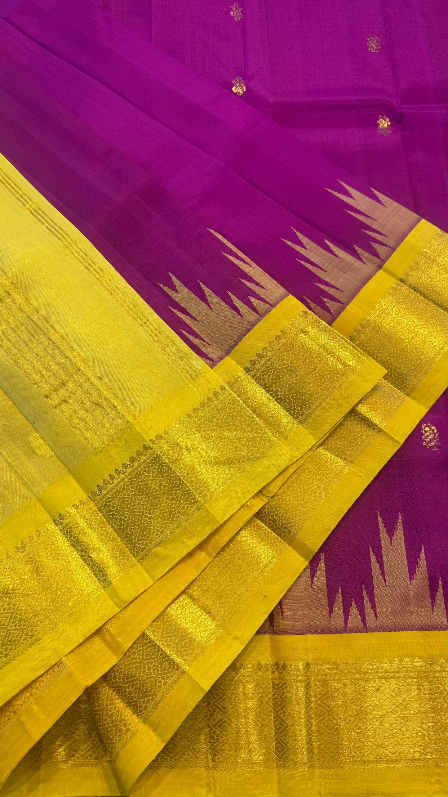 MAGENTA WITH CONTRAST YELLOW PURE HANDLOOM KANCHIPURAM SINGLE SIDE BORDER SILK SAREE (KSSB25)