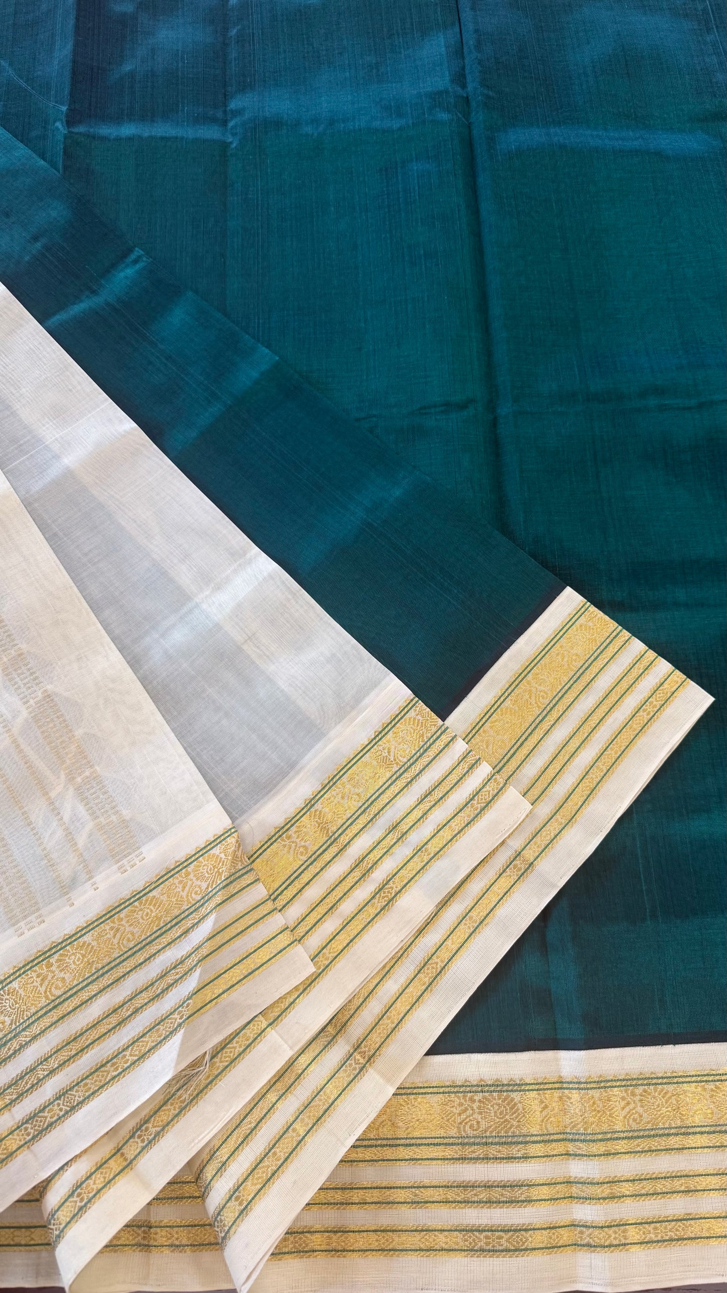 FOREST GREEN WITH CONTRAST CREAM KANCHIPURAM SILK COTTON (KSC82)