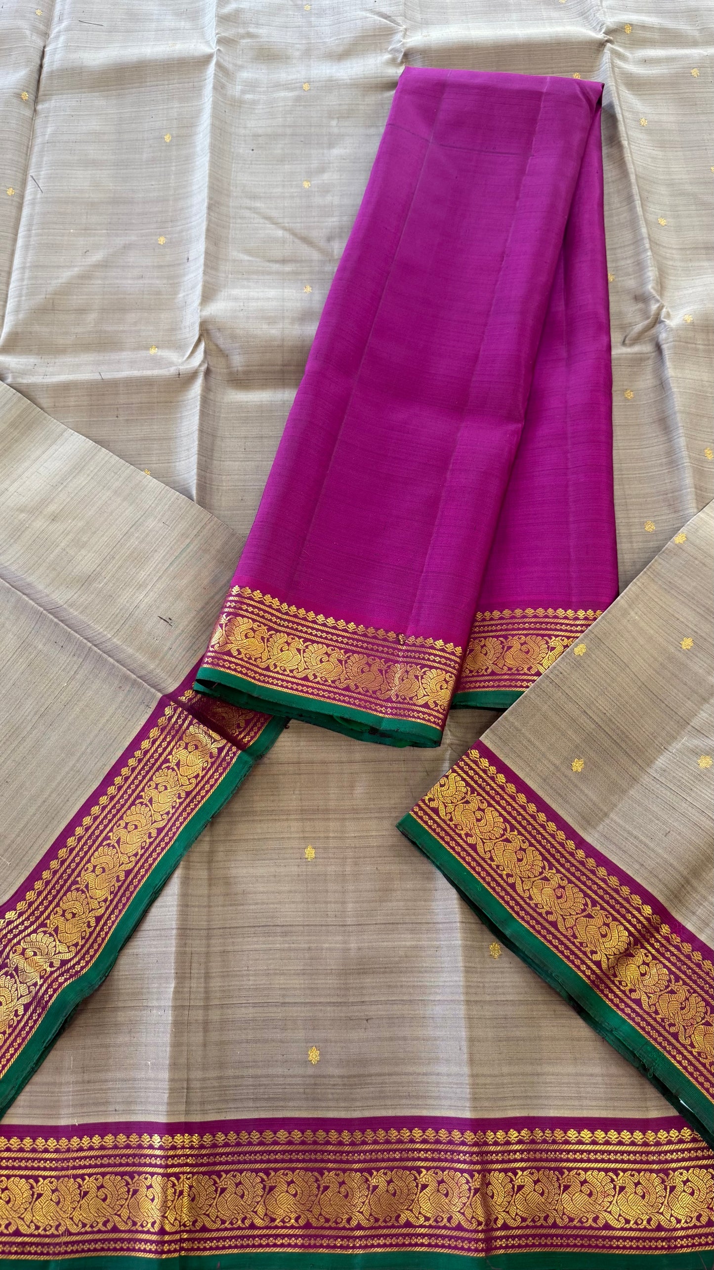 TAUPE GREY WITH CONTRAST PURPLE GOLD ZARI HANDLOOM KANICHIPURAM SILK SAREE (KSS199)