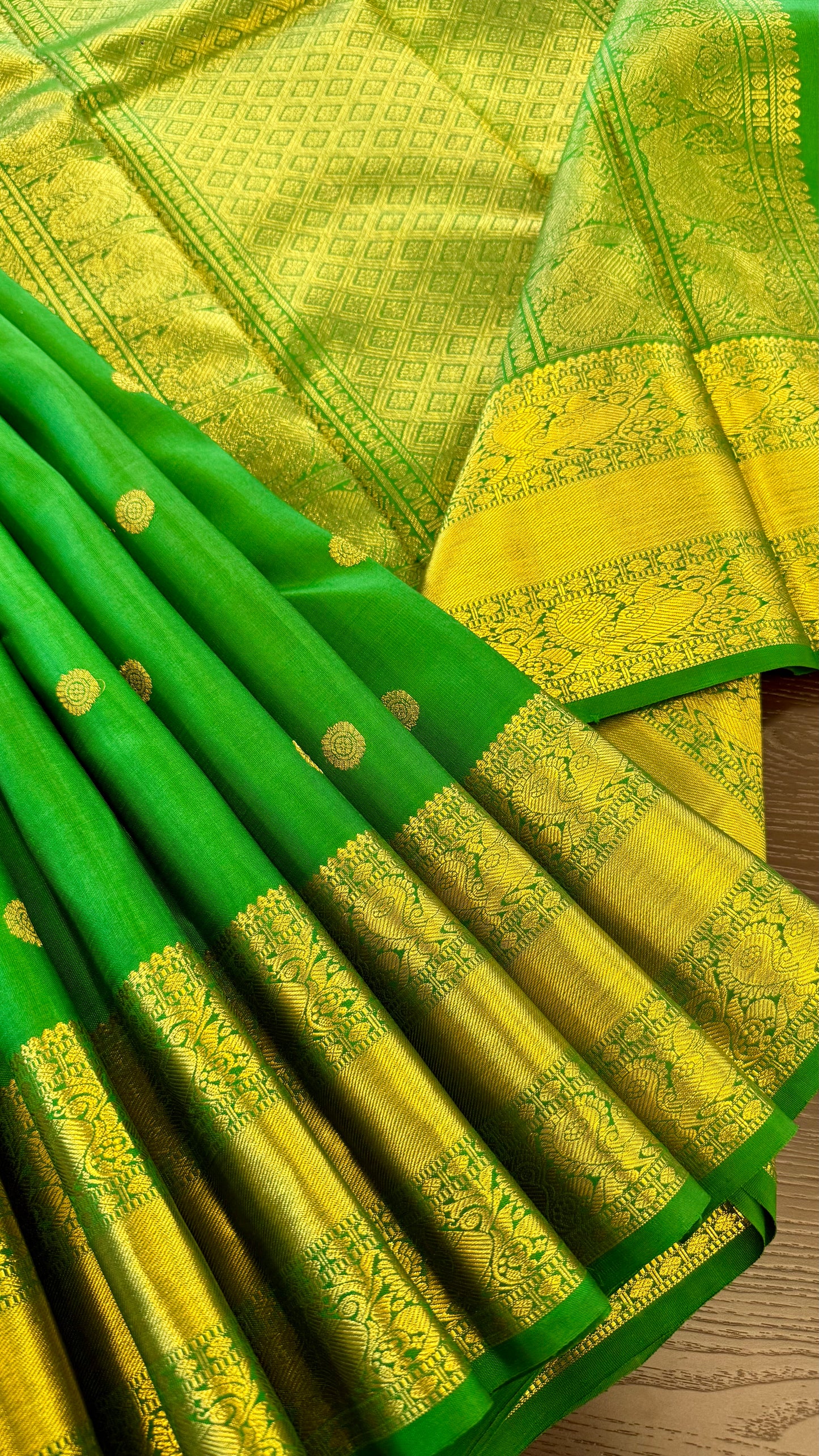 EMERALD GREEN GOLD ZARI HANDLOOM KANICHIPURAM SILK SAREE (KSS132)