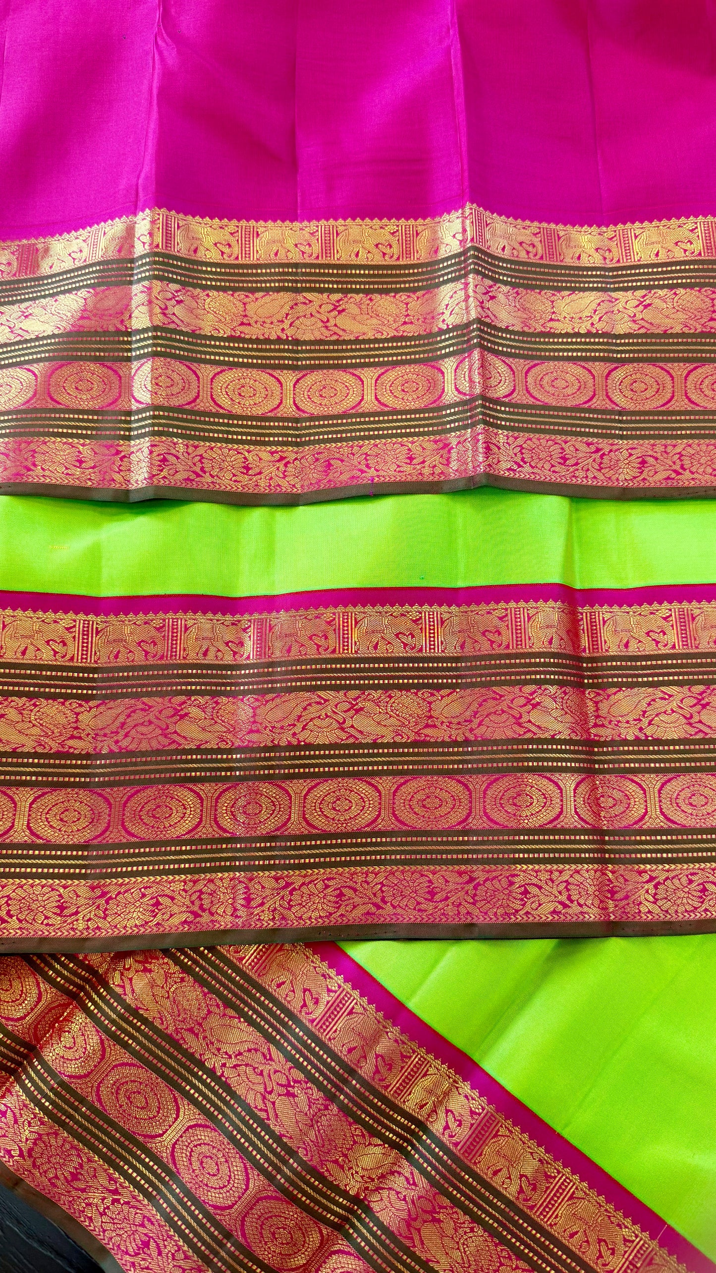 PARROT GREEN WITH RANI PINK CONTRAST HANDLOOM KANICHIPURAM SILK SAREE (KSS201)