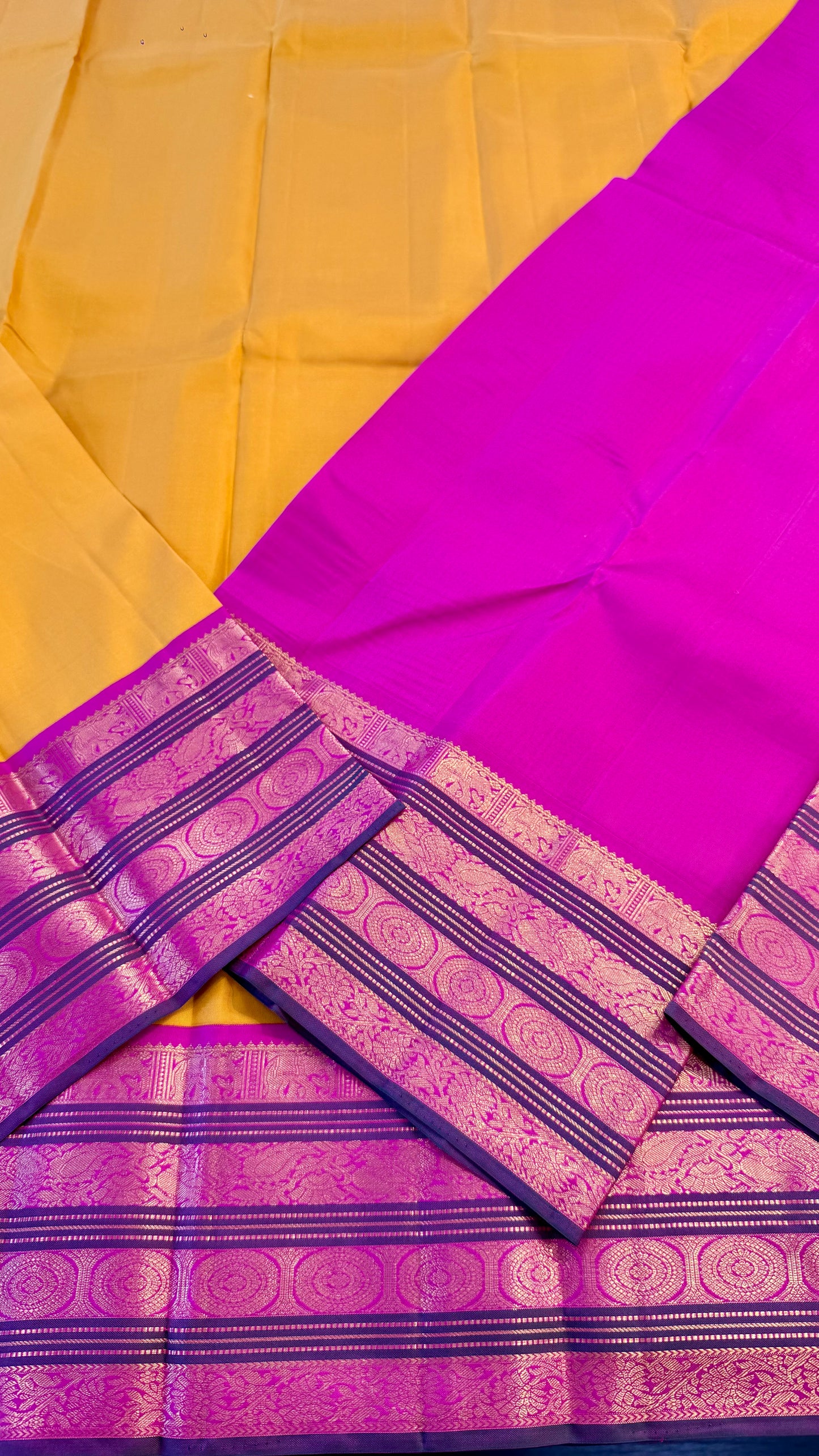 LIGHT MUSTARD TRADITIONAL RANI PINK AND DUAL TONE GREEN BORDER HANDLOOM KANICHIPURAM SILK SAREE (KSS38)