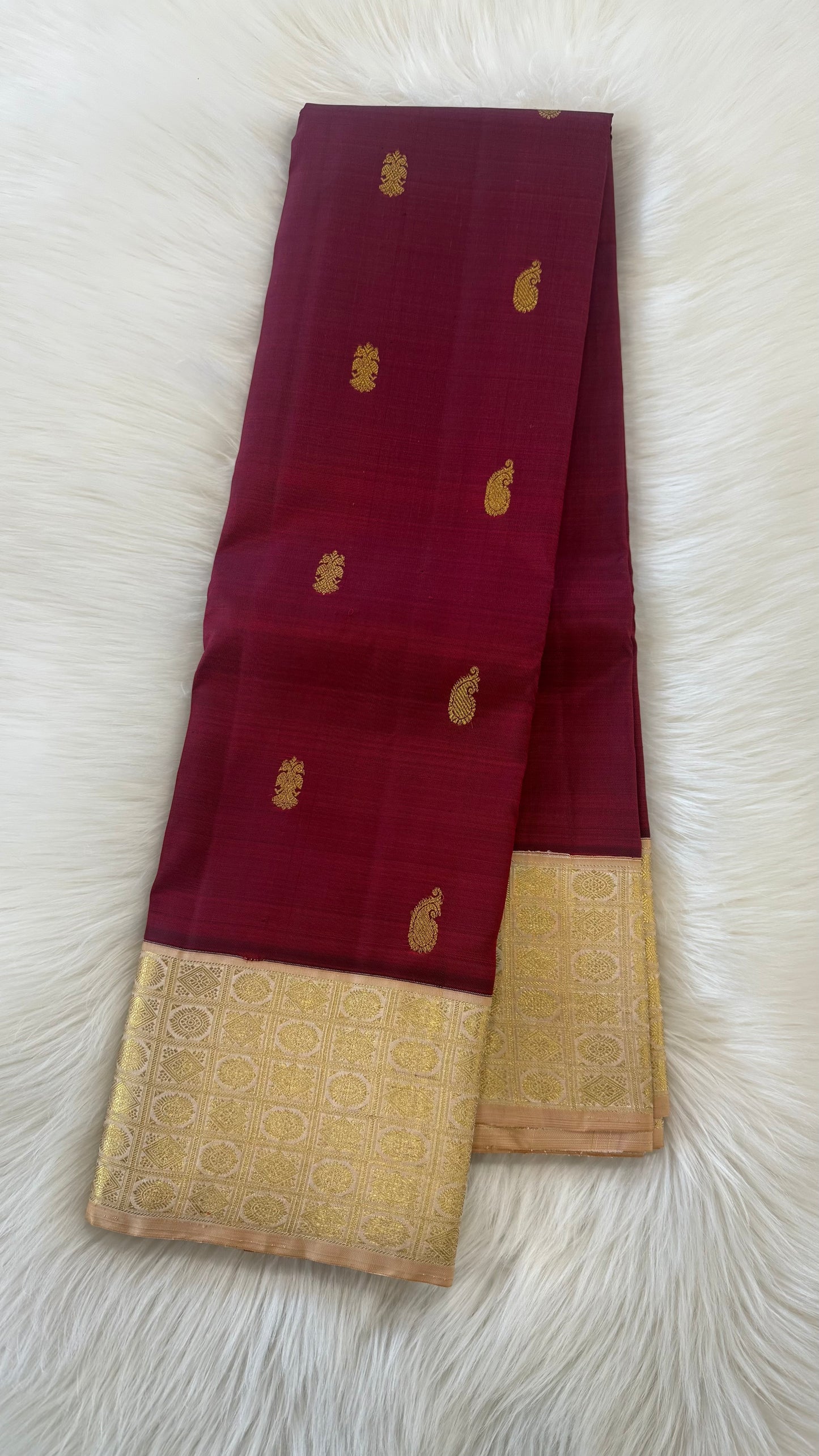 MAROON WITH CONTRAST BEIGE GOLD ZARI HANDLOOM KANICHIPURAM SILK SAREE (KSS264)
