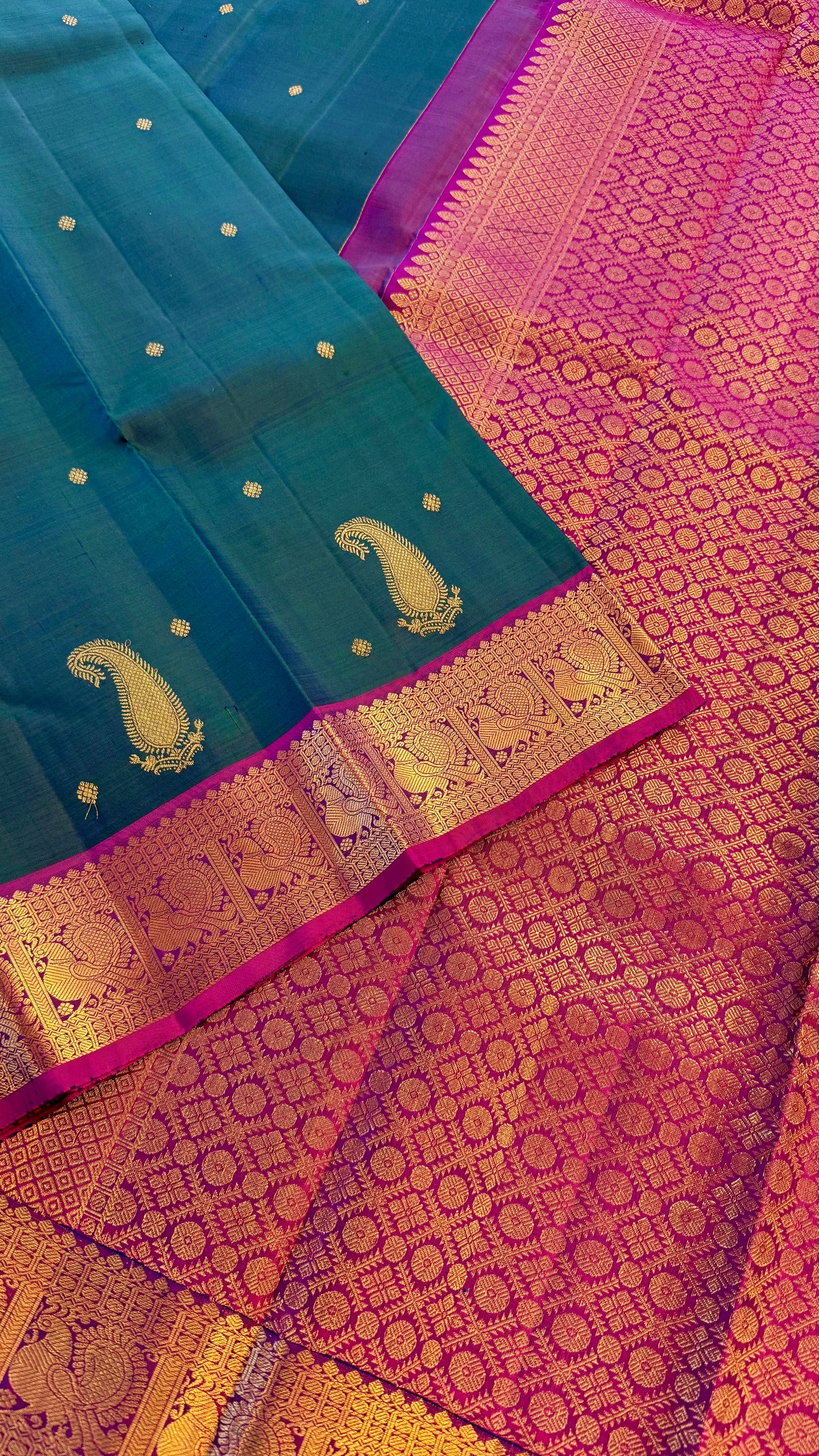 PEACOCK GREEN WITH CONTRAST VADAMALLI PURPLE HANDLOOM KANICHIPURAM SILK SAREE (KSS19)