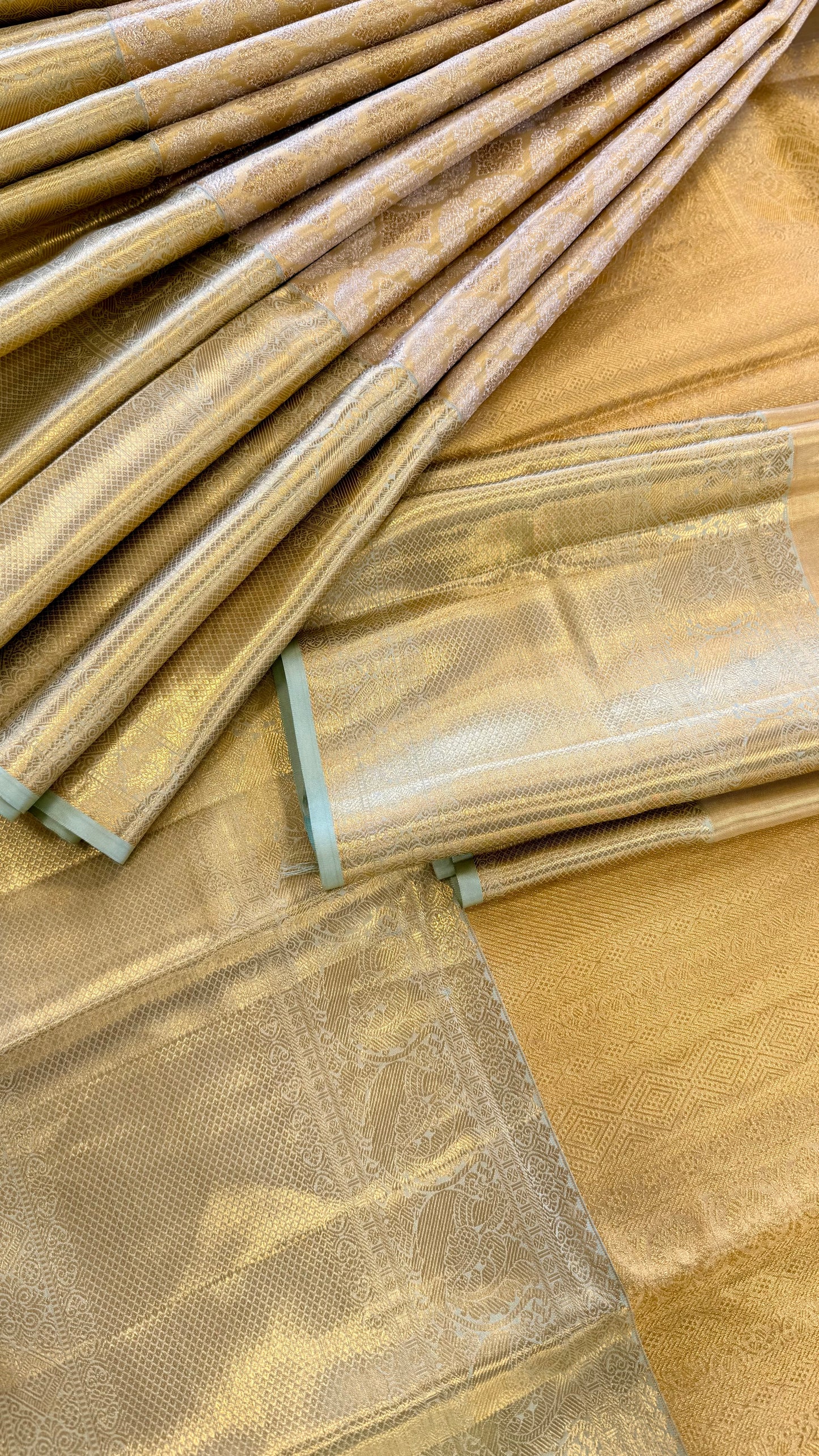 GOLDEN MINT HANDLOOM KANICHIPURAM SILK SAREE (KSS205)