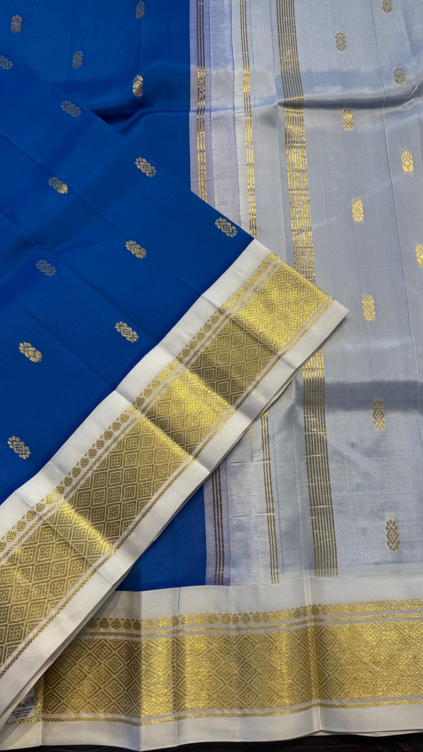 ROYAL BLUE WITH CONTRAST WHITE PURE HANDLOOM KANCHIPURAM SINGLE SIDE BORDER SILK SAREE (KSSB23)
