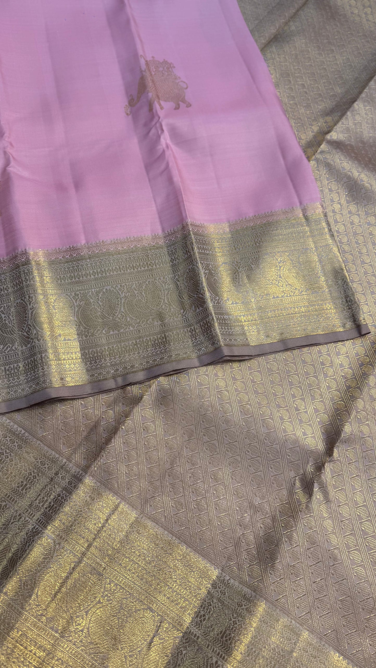 LIGHT PASTEL PINK WITH CONTRAST BRONZE GOLD KANICHIPURAM HANDLOOM SILK SAREE (KSS50)