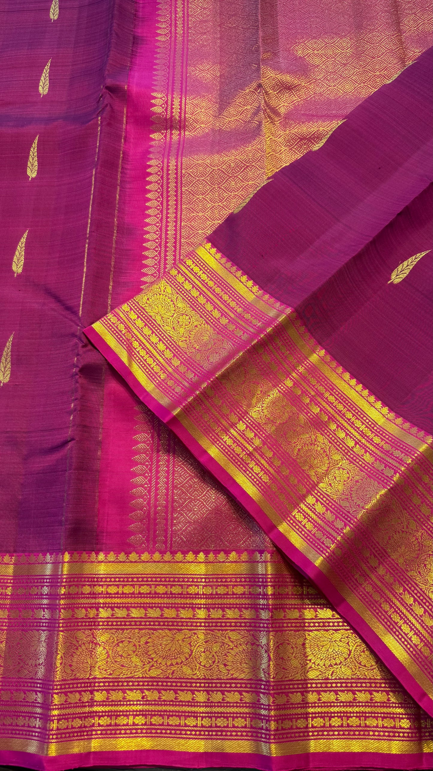 BERRY WITH CONTRAST PINK KANCHIPURAM HANDLOOM SILK SAREE (KSS400)
