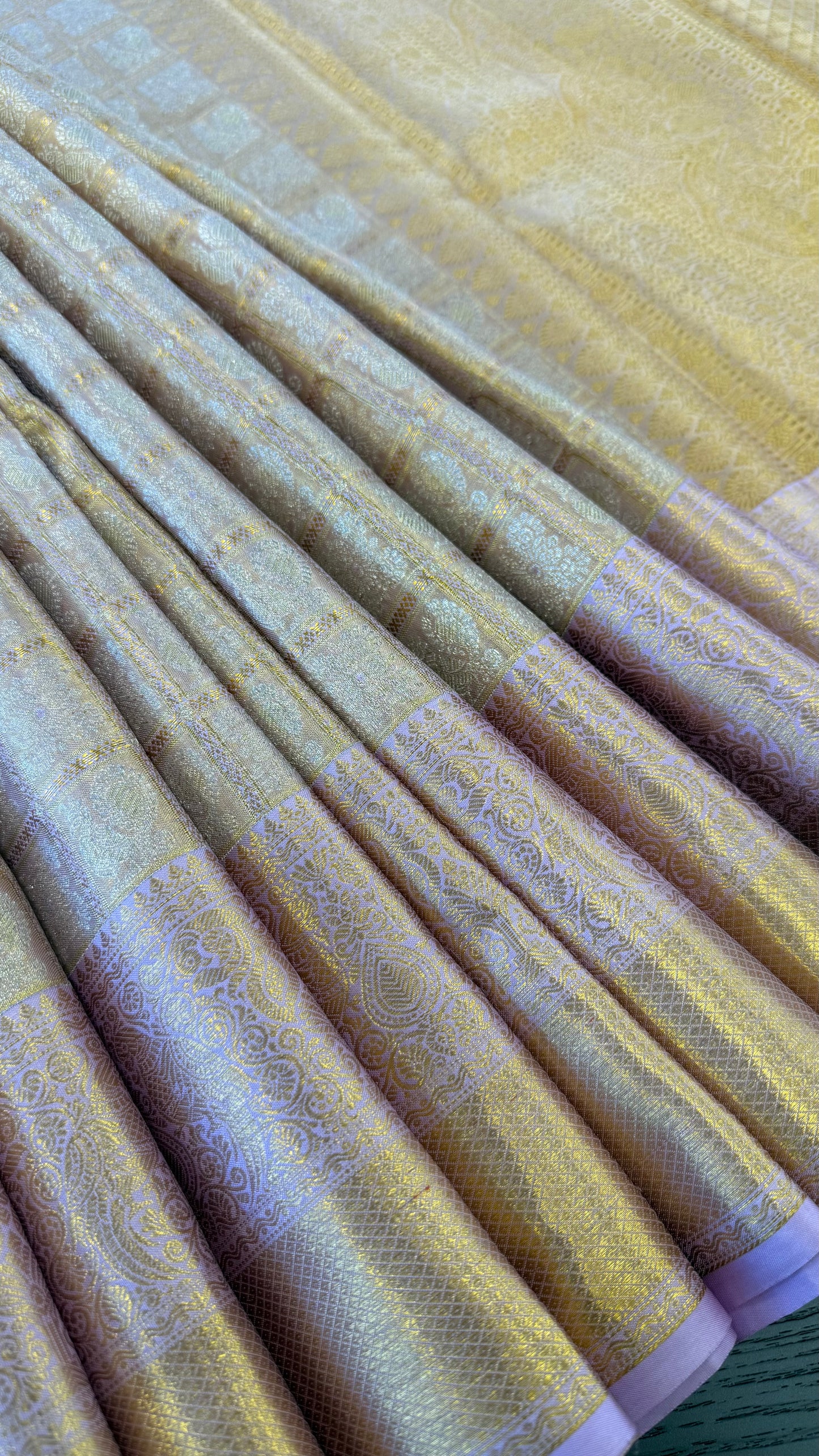 GOLD WITH CONTRAST LAVENDER GOLD ZARI HANDLOOM KANICHIPURAM SILK SAREE (KSS110)