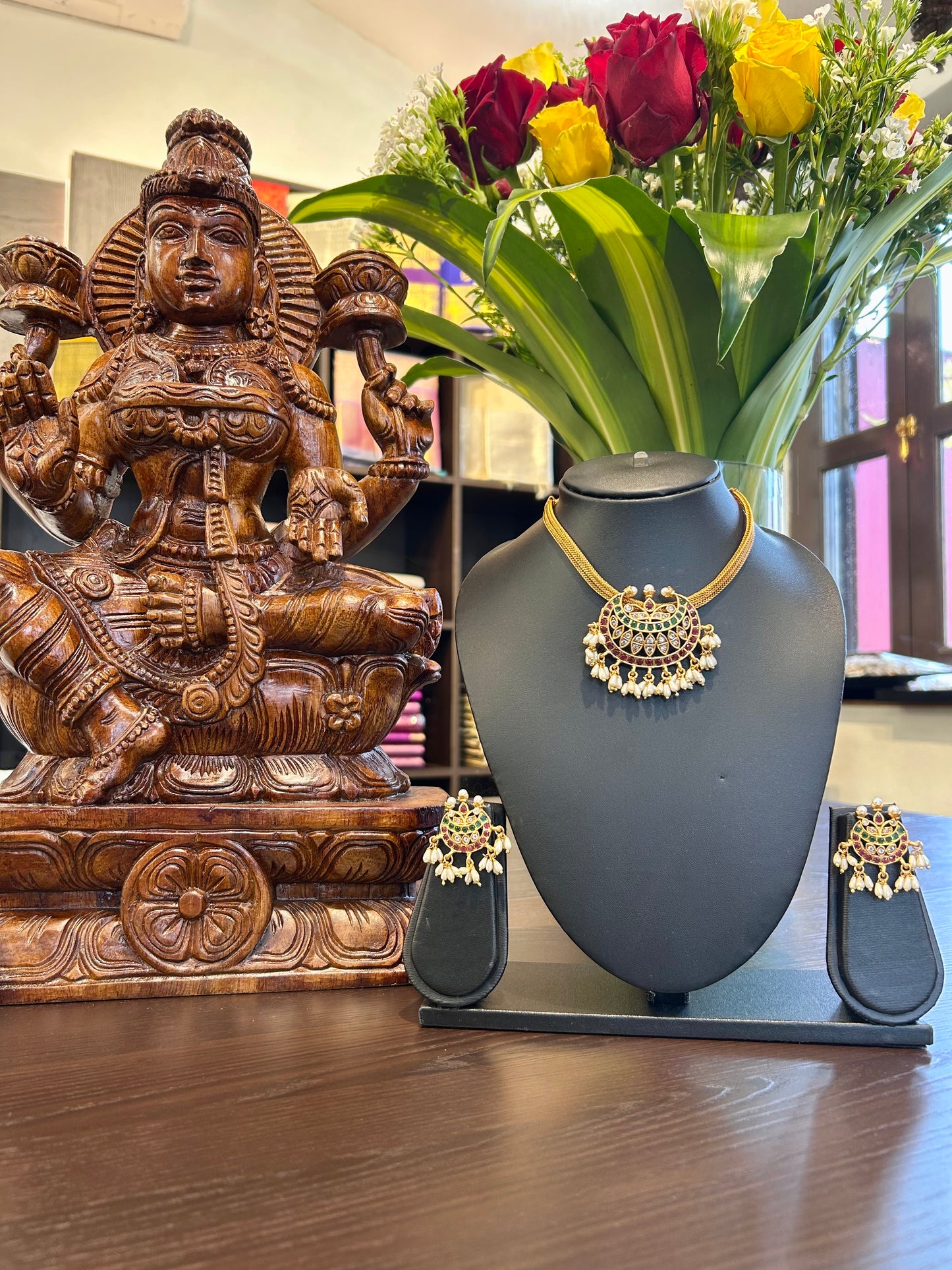 Chandana Short Necklace Jewellery Set