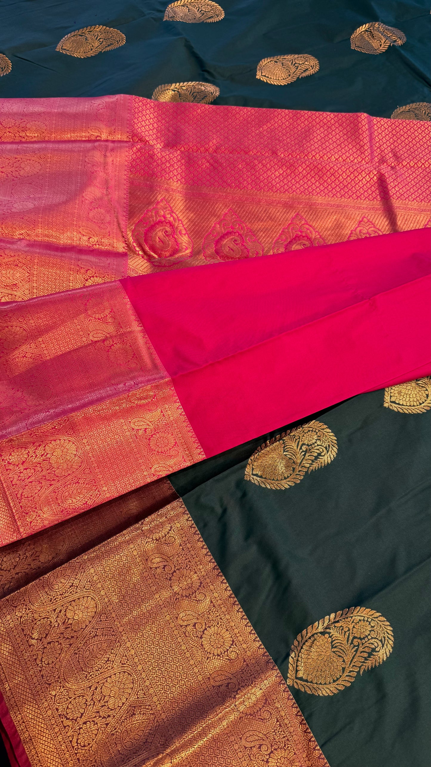 GREEN WITH CONTRAST PINK SILK KANICHIPURAM SILK SAREE (SSKS49)