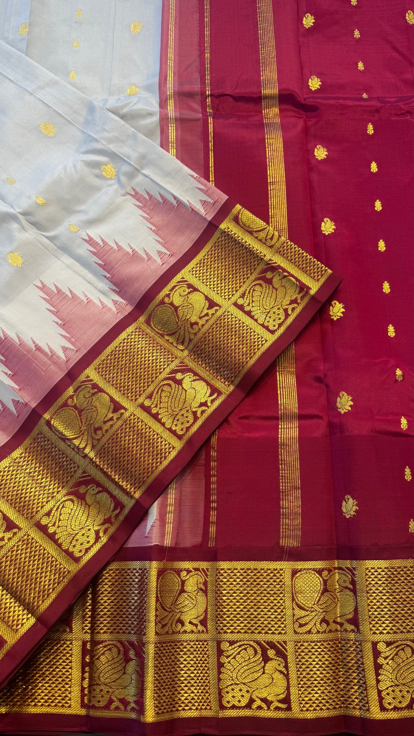 WHITE WITH CONTRAST MAROON PURE HANDLOOM KANCHIPURAM SINGLE SIDE BORDER SILK SAREE (KSSB34)