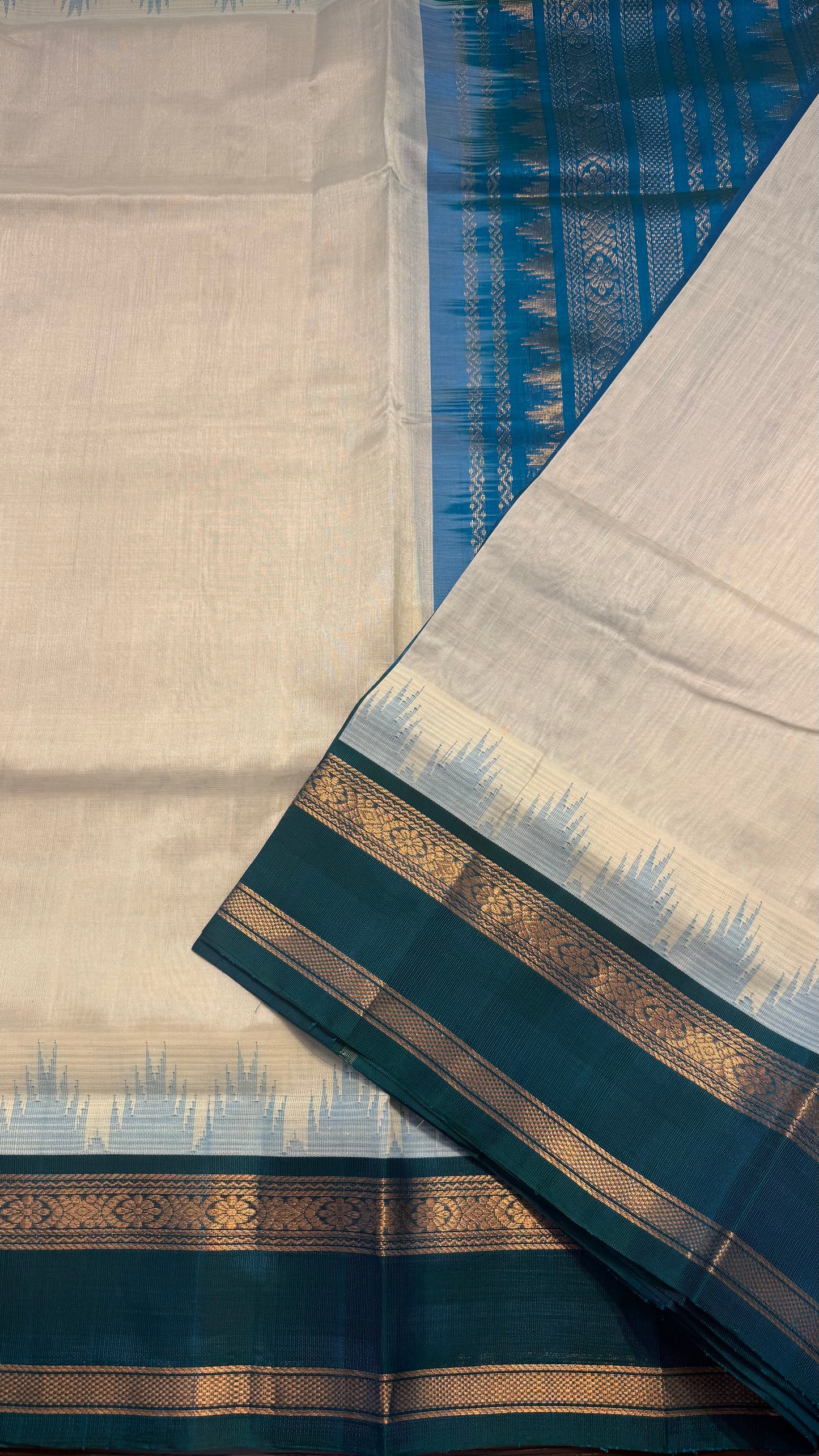CREAM WITH PEACOCK BLUE TRADITIONAL RETTAI PETTA BORDER HANDLOOM KANCHIPURAM SILK COTTON (KSC44)