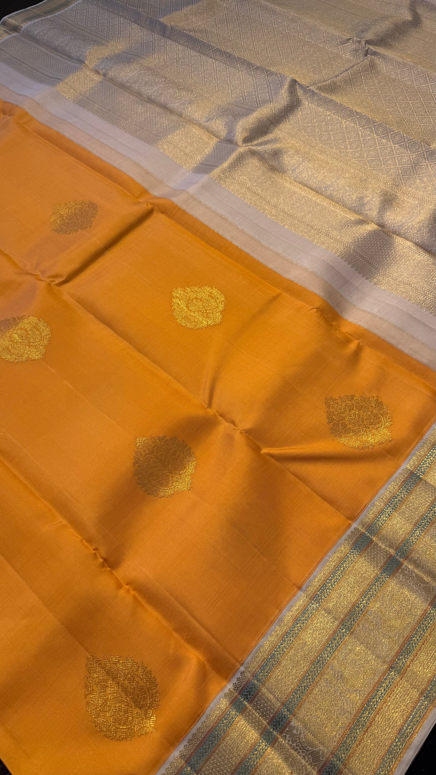 MARIGOLD YELLOW CONTRAST WITH OFF WHITE KANCHIPURAM SILK SAREE (KSS291)