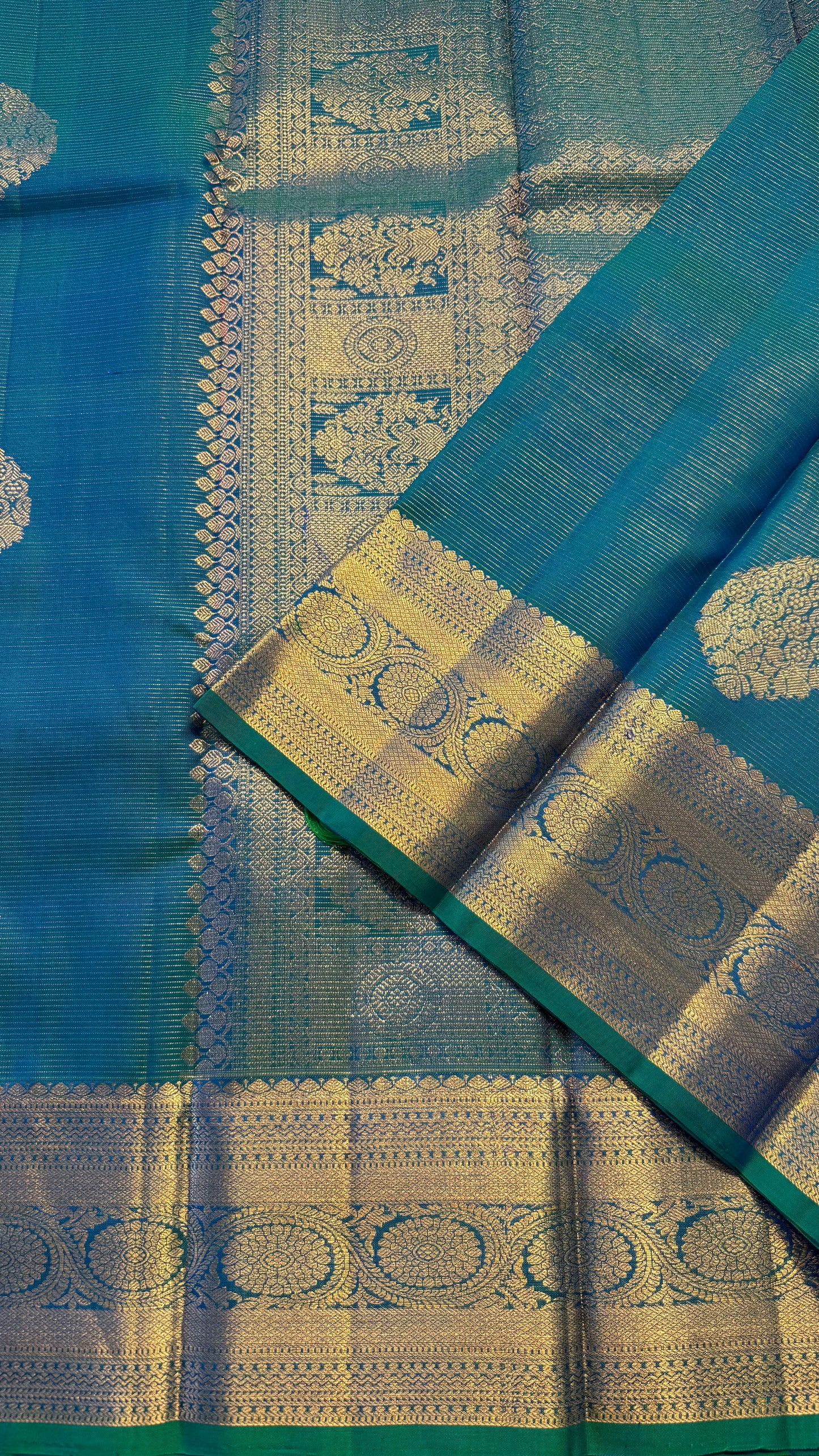 VAIRA OOSI PEACOCK GREEN HANDLOOM KANCHIPURAM SILK SAREE (KSS428)