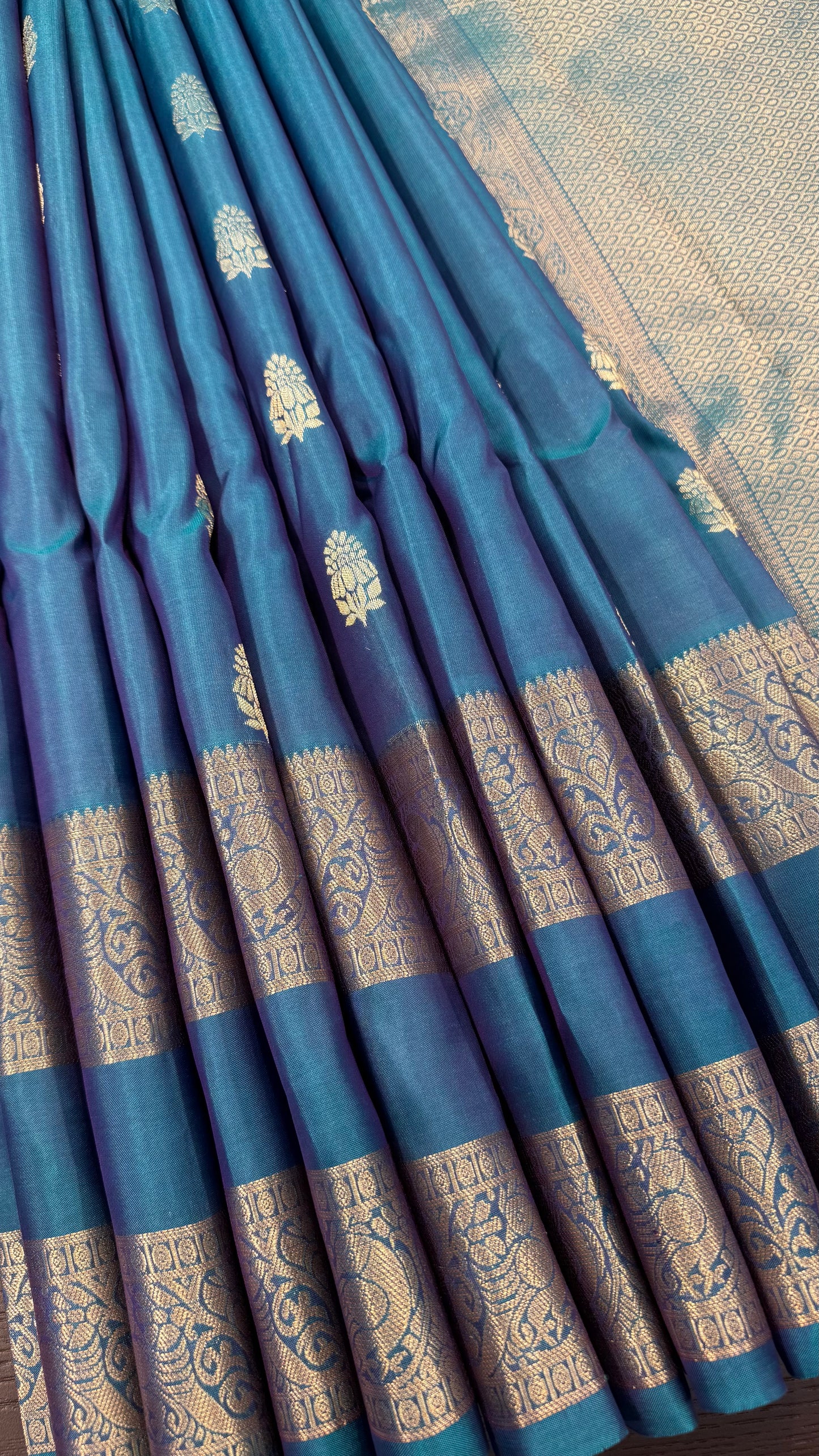 TRADITIONAL BLUE RETTAI PETTA GOLD ZARI HANDLOOM KANICHIPURAM SILK SAREE (KSS270)