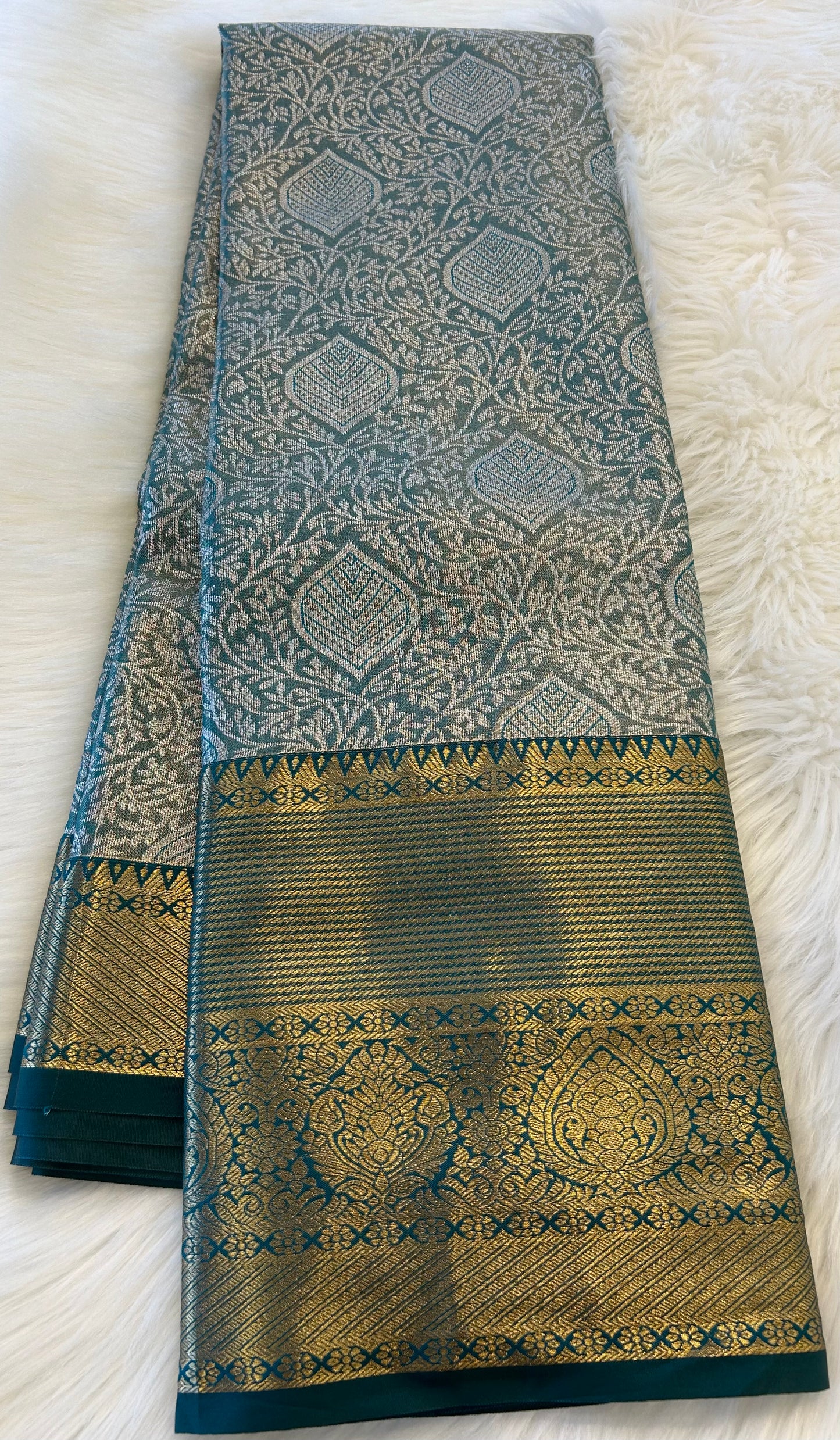 GREEN SEMI SILK KANICHIPURAM SILK SAREE (SSKS26)