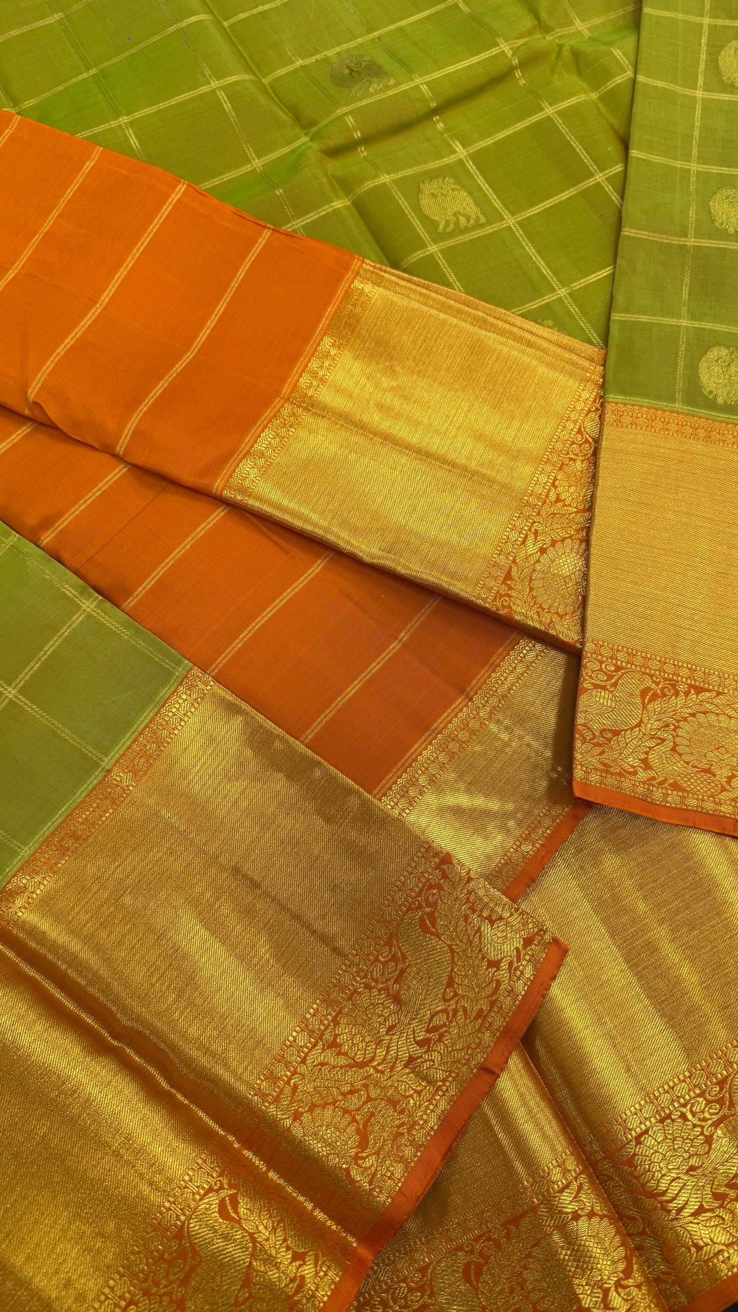LIGHT GREEN AND ORANGE TRADITIONAL KATTAM HANDLOOM KANICHIPURAM SILK SAREE (KSS160)