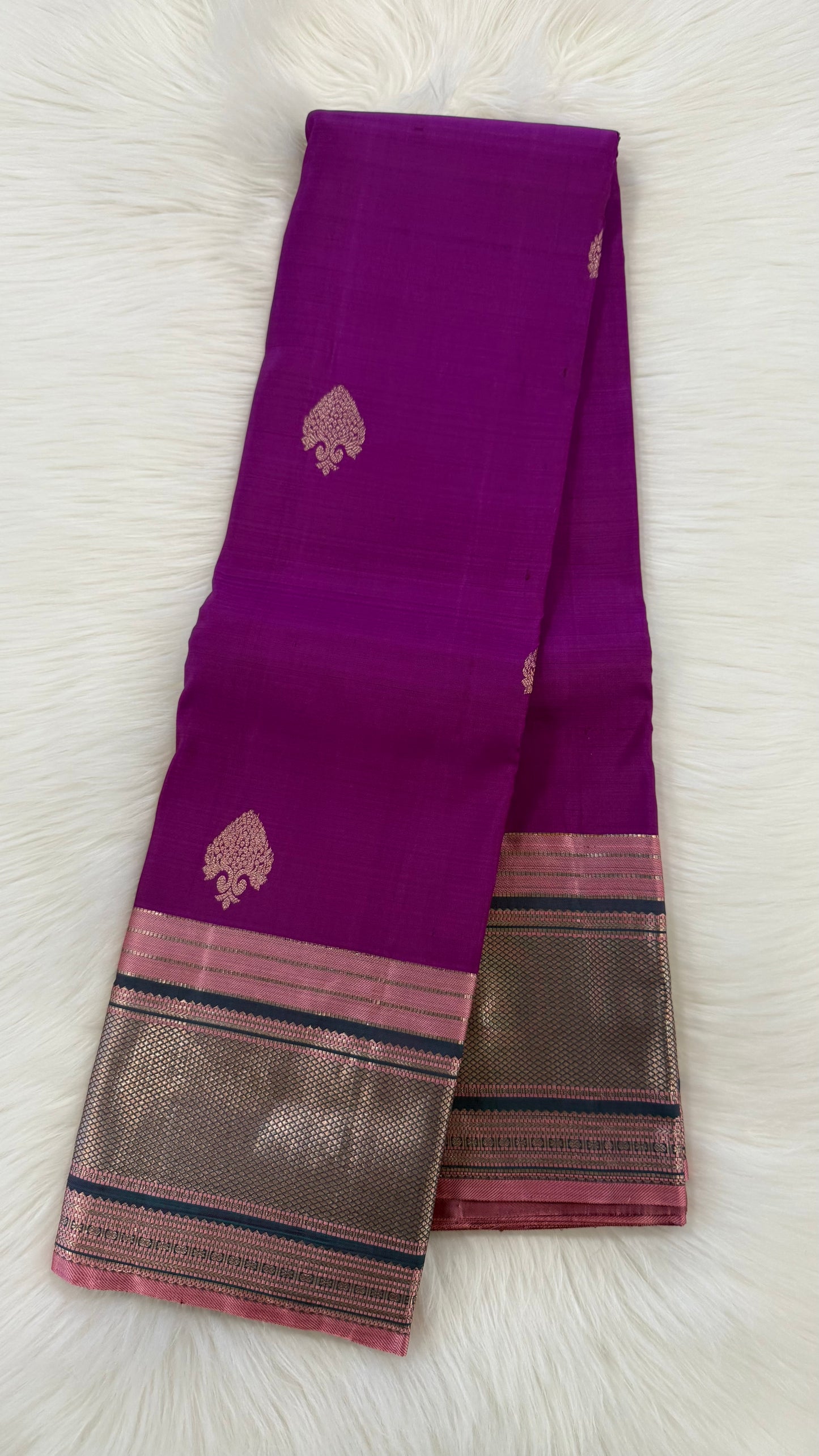 BYZANTIUM PURPLE CONTRAST ANITQUE GOLD ZARI HANDLOOM KANICHIPURAM SILK SAREE (KSS80)