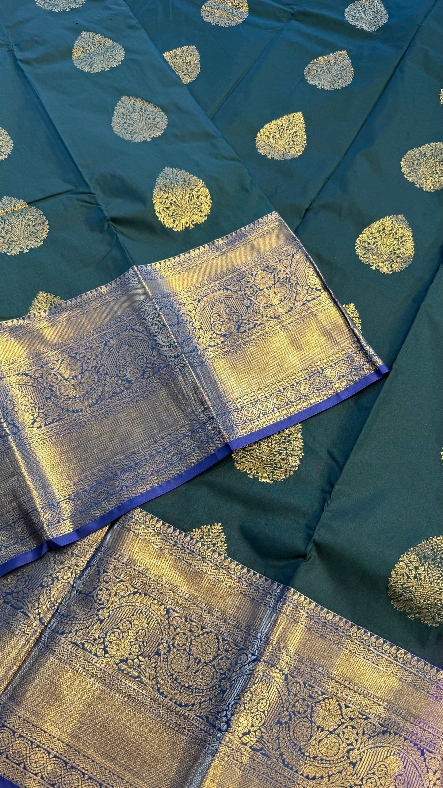FOREST GREEN WITH CONTRAST BLUE SILK KANICHIPURAM SILK SAREE (SSKS51)
