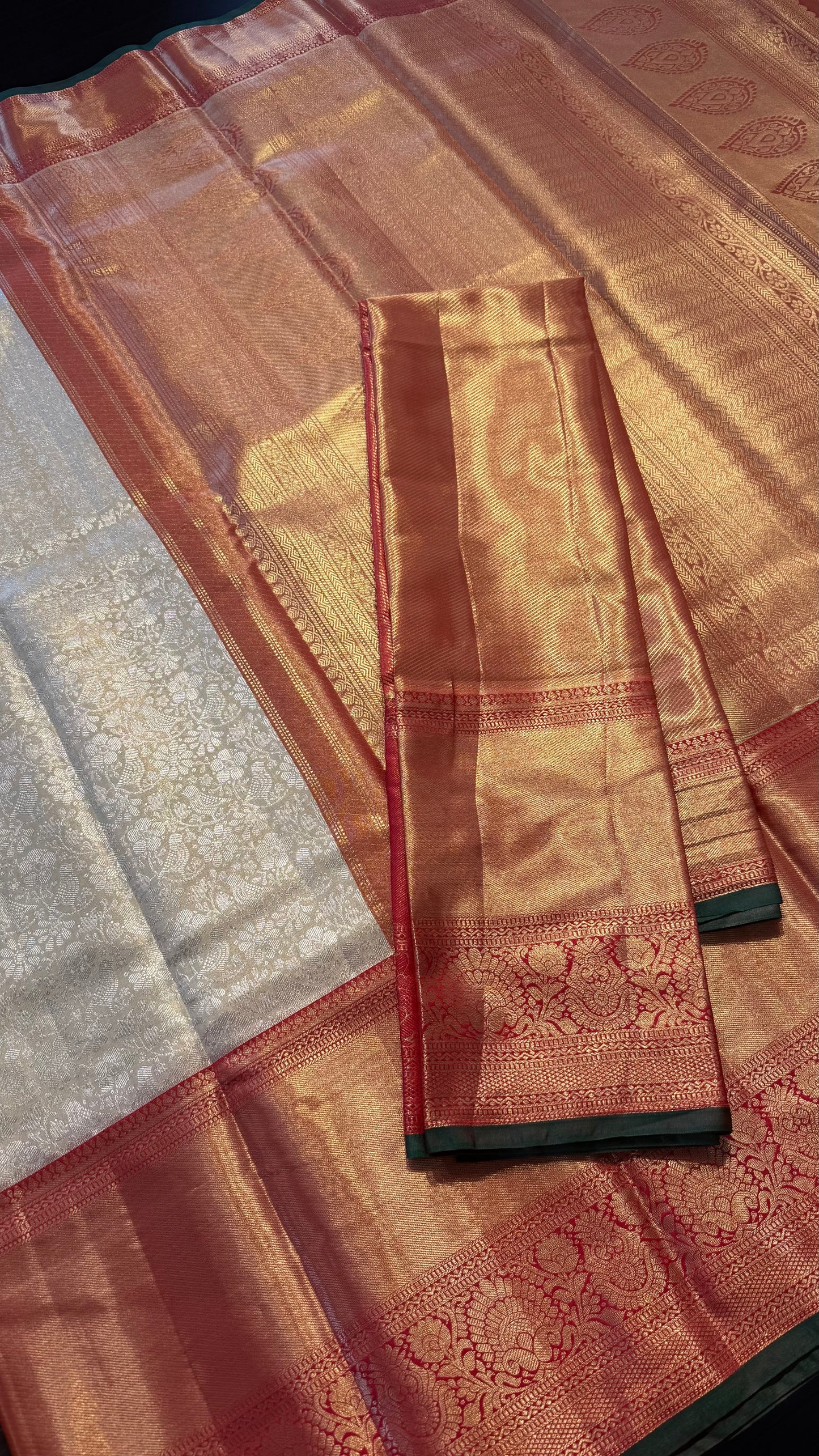 CHAMPAGNE WITH CONTRAST RED SEMI SILK KANCHIPURAM SILK SAREE (SSKS61)
