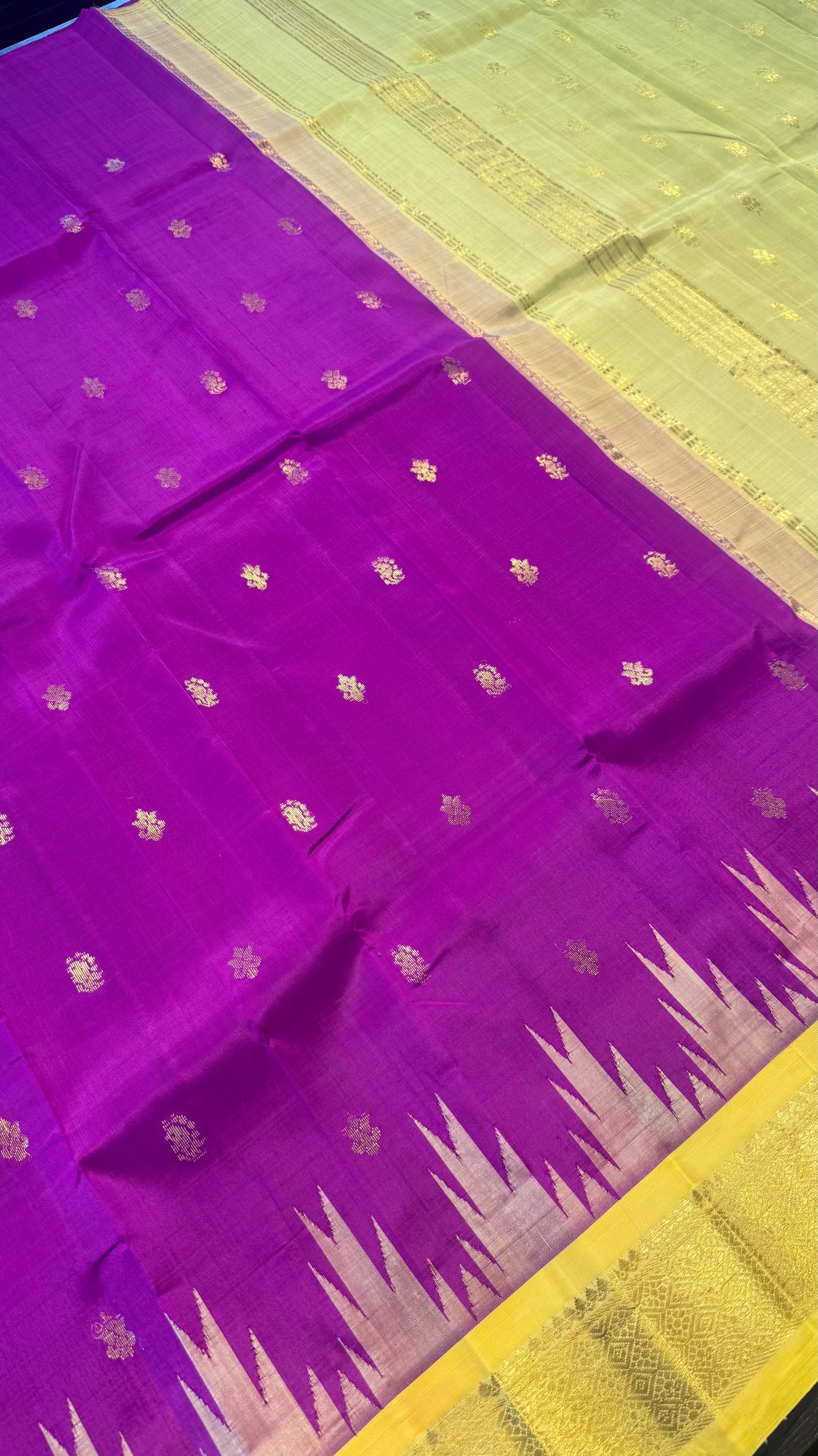 MAGENTA WITH CONTRAST YELLOW PURE HANDLOOM KANCHIPURAM SINGLE SIDE BORDER SILK SAREE (KSSB25)