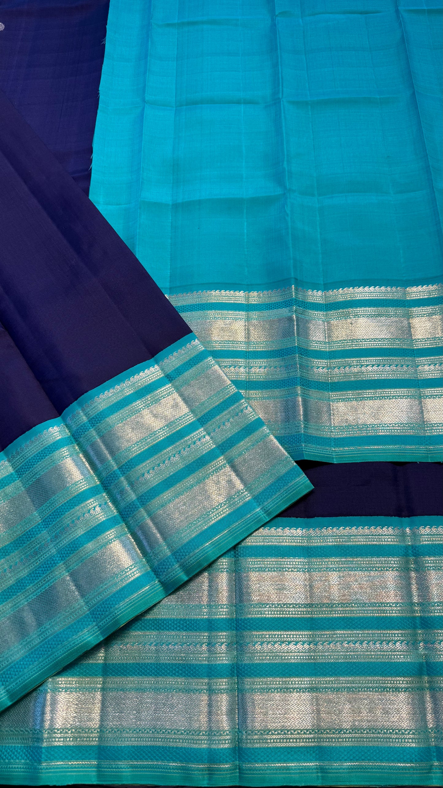NAVY BLUE WITH CONTRAST BRIGHT TEAL BORDER HANDLOOM KANCHIPURAM SILK SAREE (KSS447)