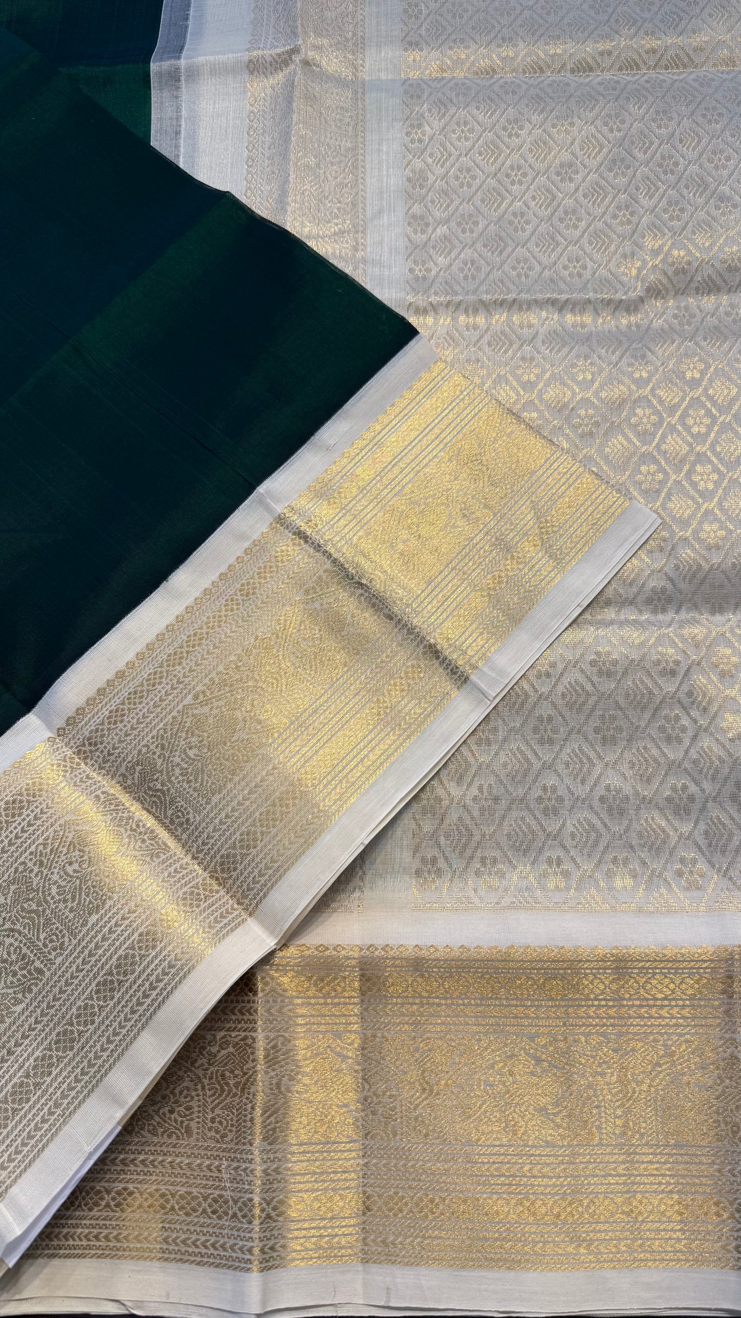 DARK GREEN WITH OFF WHITE HANDLOOM KANCHIPURAM SILK COTTON (KSC134)