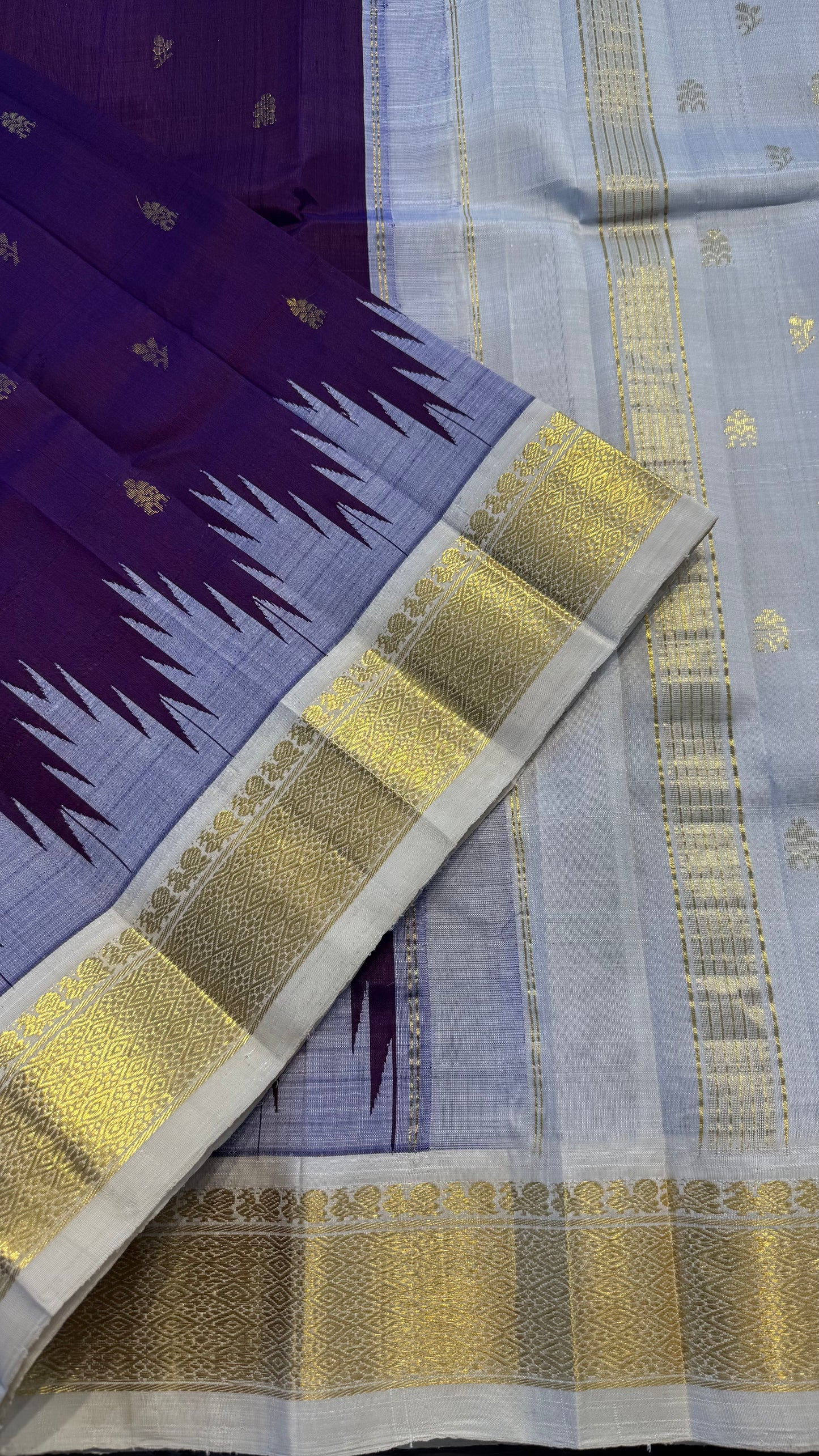 VIOLET WITH CONTRAST OFF WHITE PURE HANDLOOM KANCHIPURAM SINGLE SIDE BORDER SILK SAREE (KSSB29)