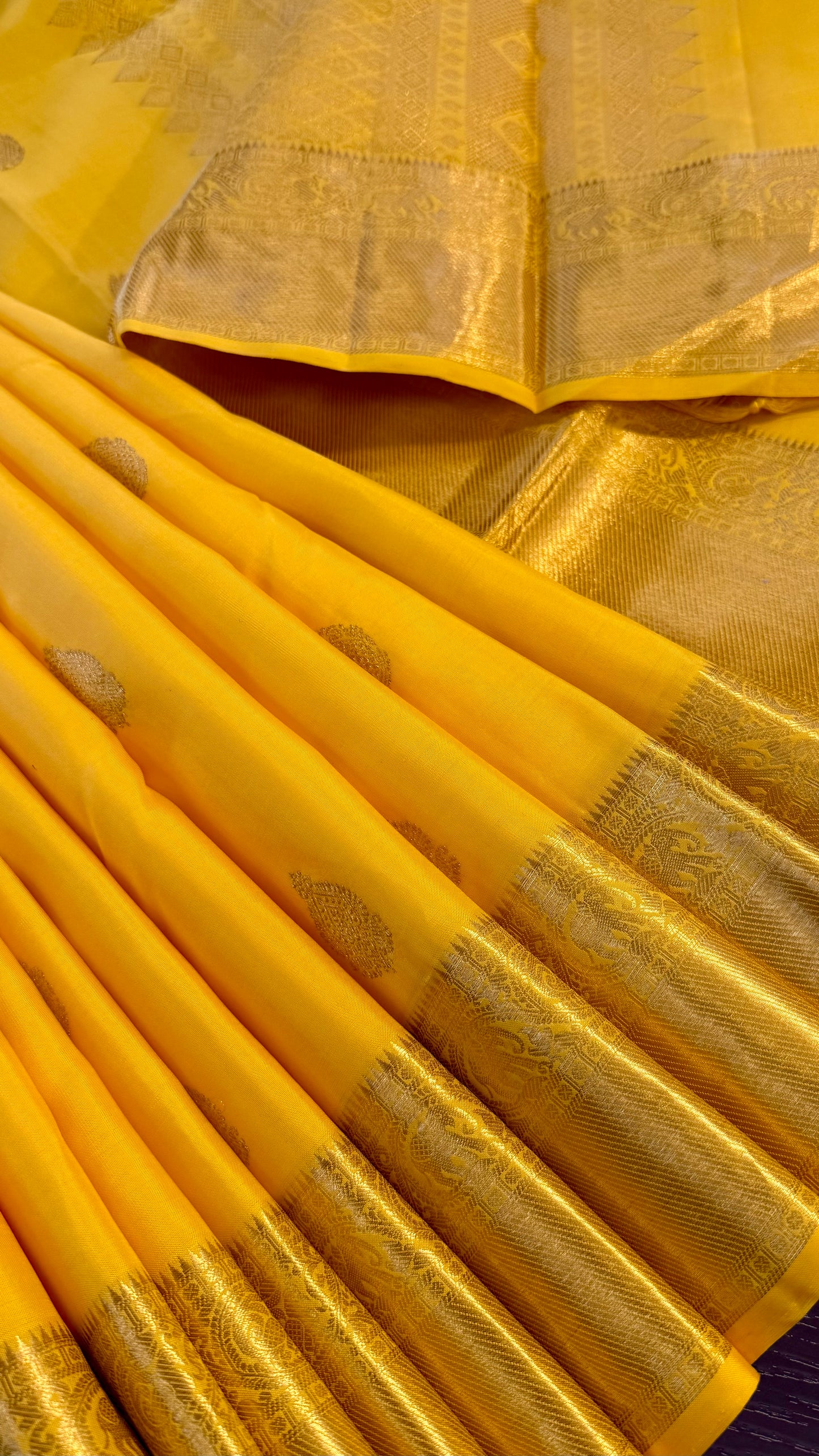 MANJAL GOLD ZARI HANDLOOM KANICHIPURAM SILK SAREE (KSS36)