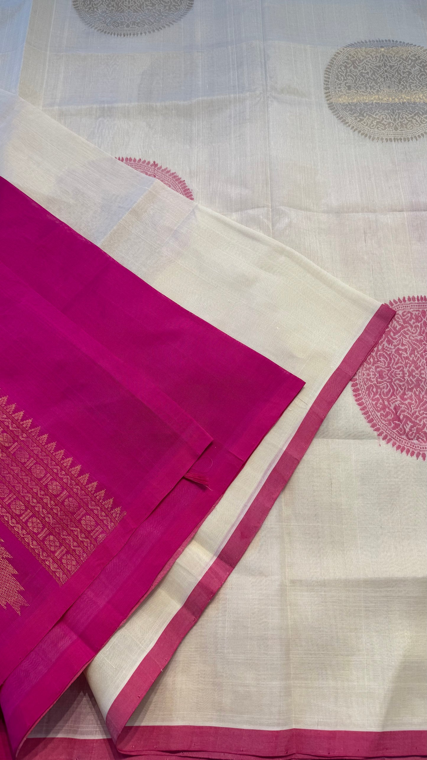 OFF WHITE WITH PINK HANDLOOM KANCHIPURAM SILK COTTON (KSC58)