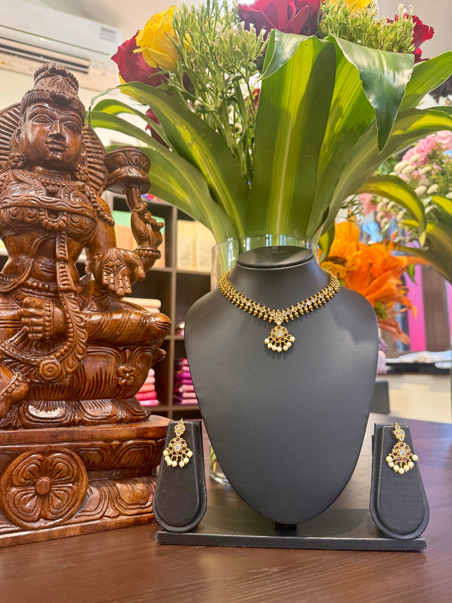 Devishi Short Necklace Jewellery Set